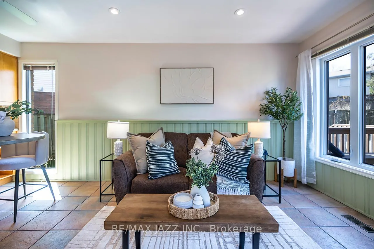Photo 14 of 1716 Minstrel Manor, Pickering, Amberlea — HOMEH