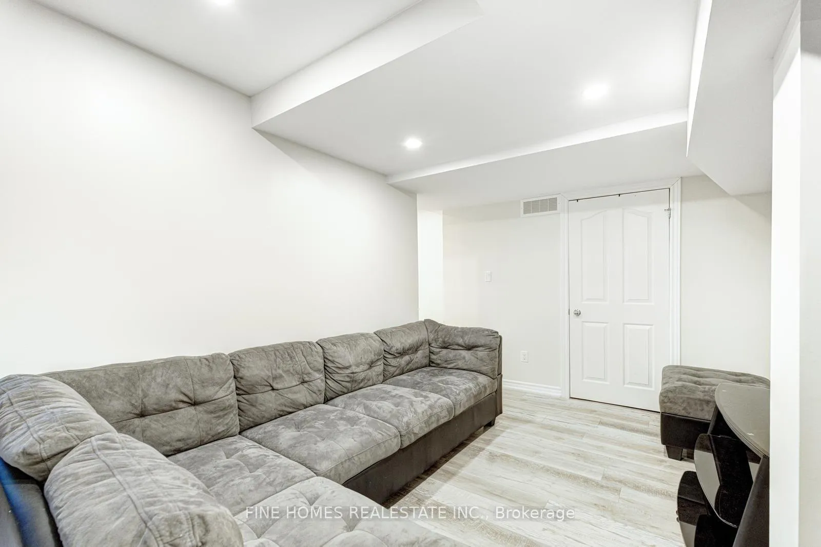 Photo 5 of Unit Lower, 26 Rockwood Crescent, Vaughan, Beverley Glen — HOMEH