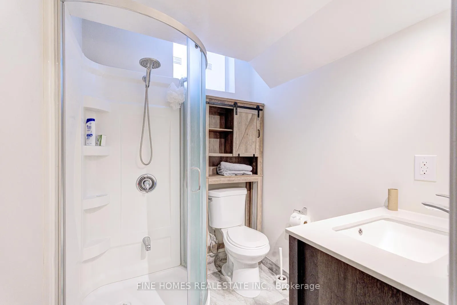 Photo 10 of Unit Lower, 26 Rockwood Crescent, Vaughan, Beverley Glen — HOMEH