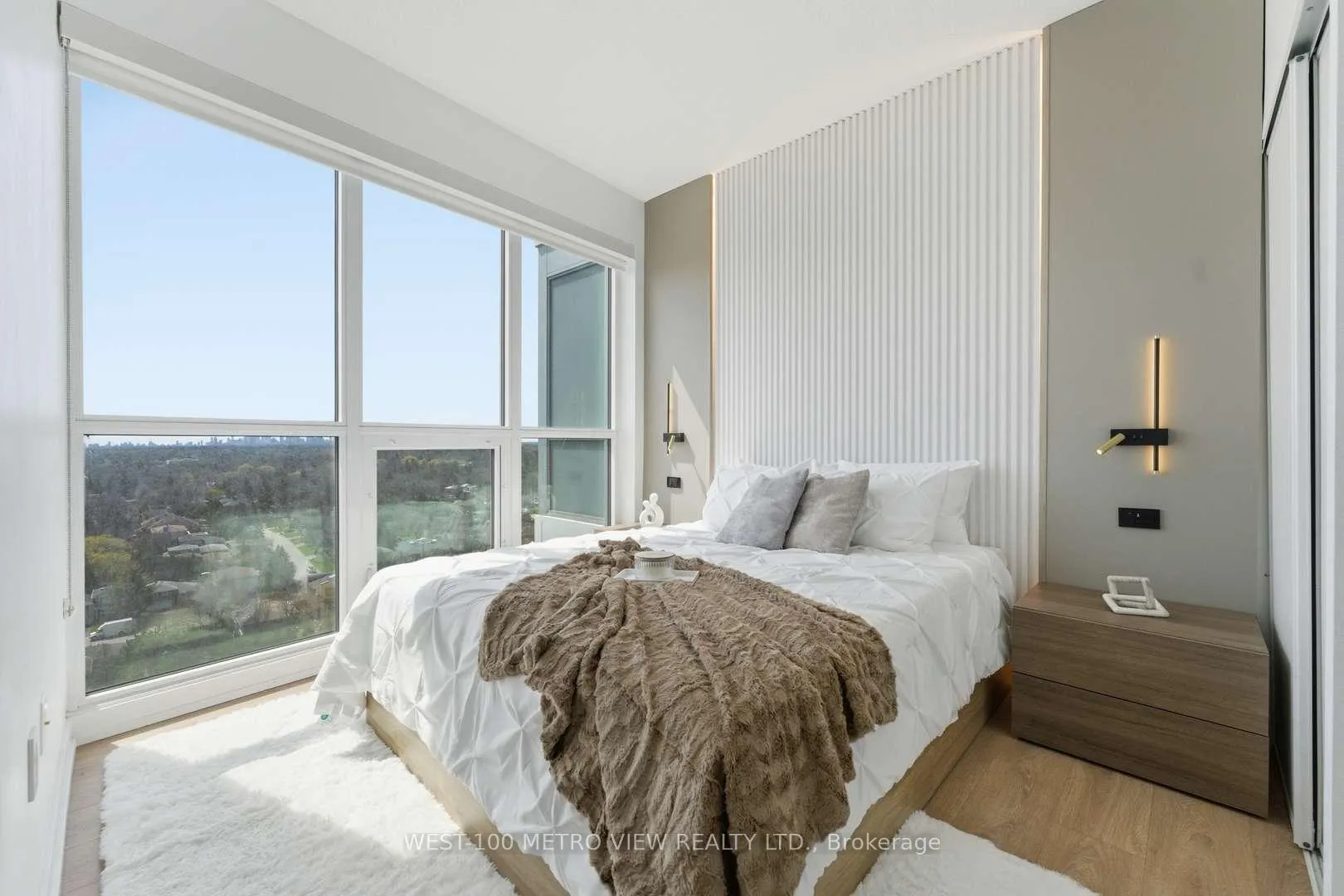 Photo 8 of Unit 2010, 115 Mcmahon Drive, North York, Bayview Village — HOMEH