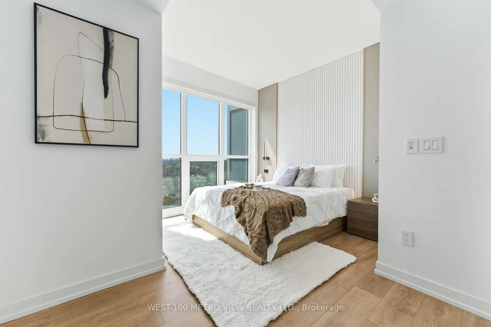 Photo 9 of Unit 2010, 115 Mcmahon Drive, North York, Bayview Village — HOMEH
