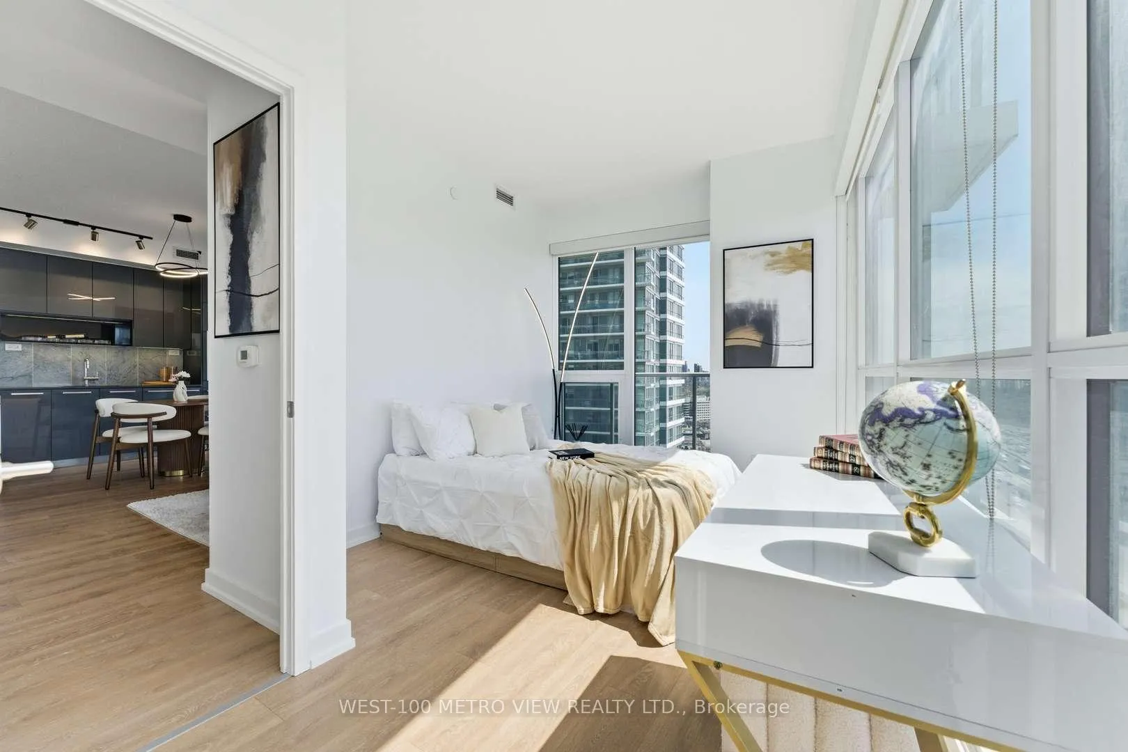 Photo 12 of Unit 2010, 115 Mcmahon Drive, North York, Bayview Village — HOMEH