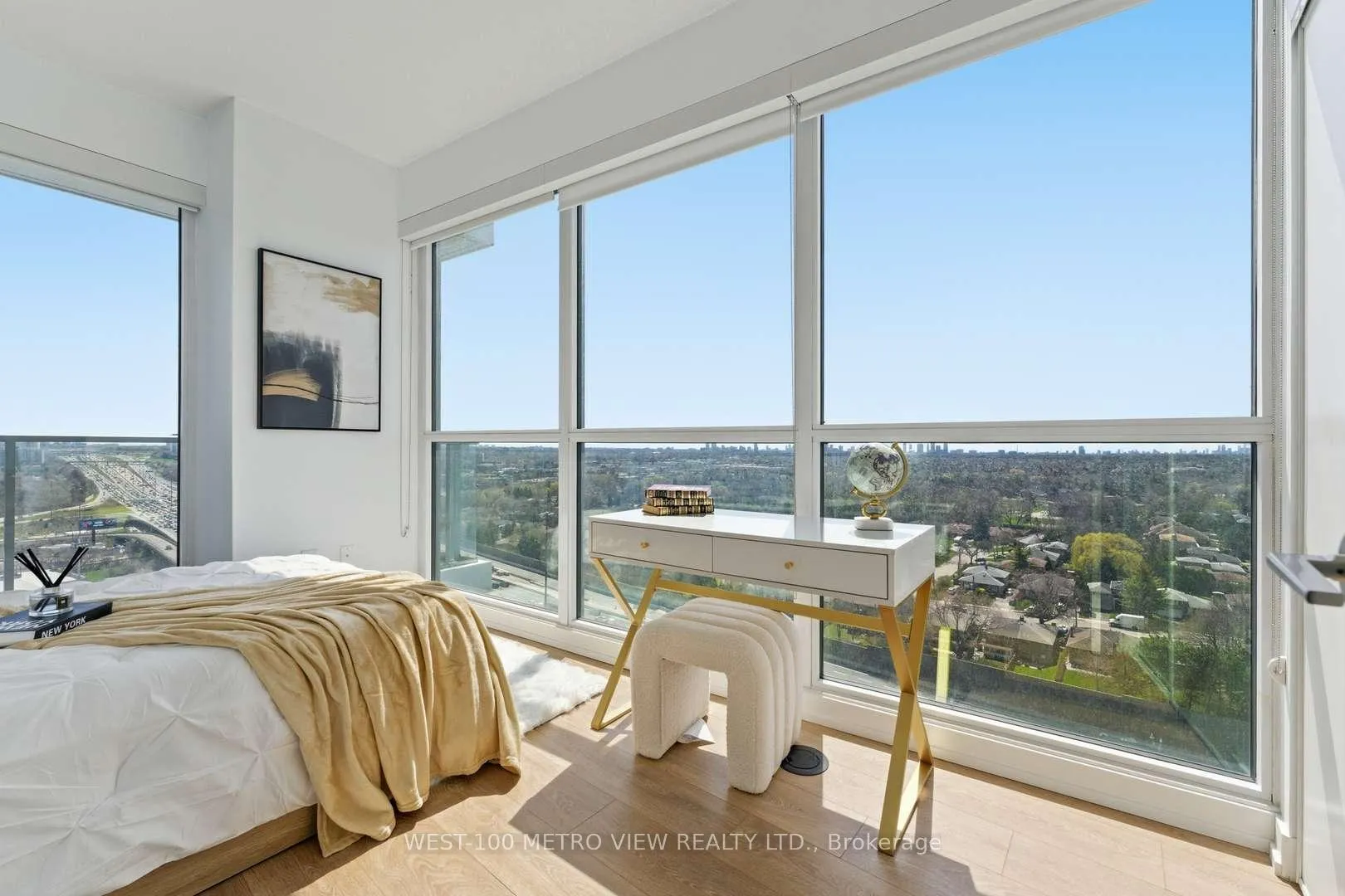 Photo 14 of Unit 2010, 115 Mcmahon Drive, North York, Bayview Village — HOMEH