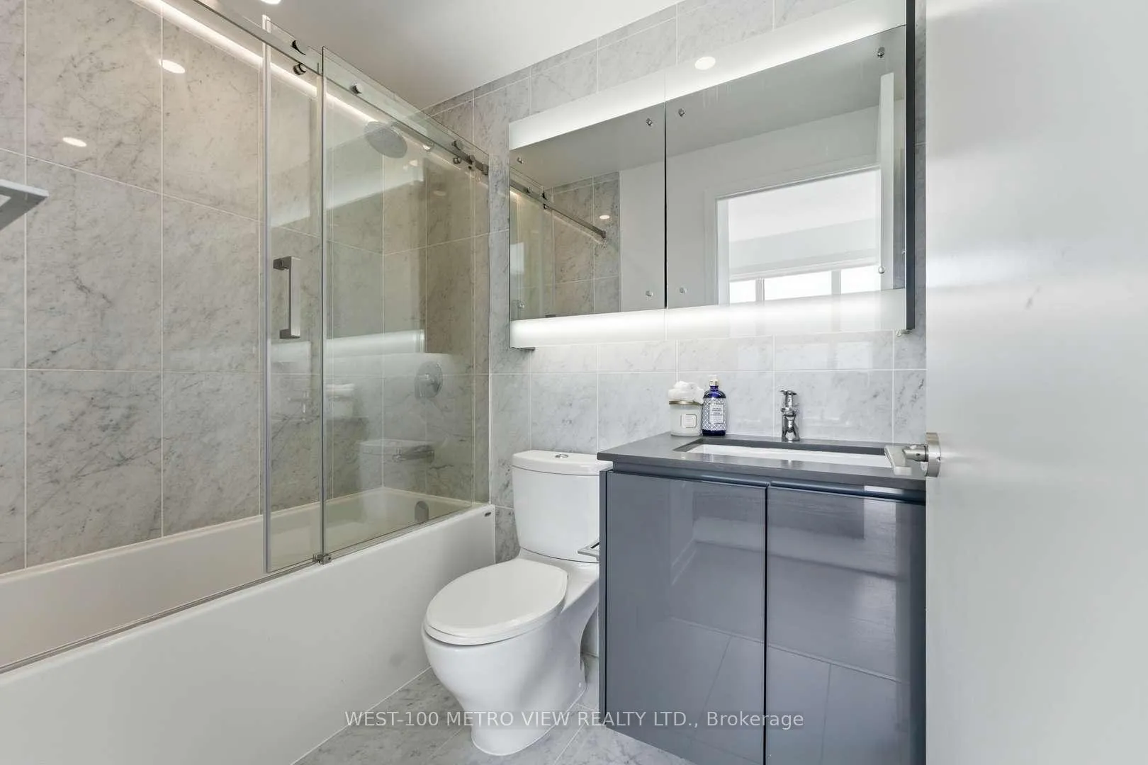 Photo 15 of Unit 2010, 115 Mcmahon Drive, North York, Bayview Village — HOMEH