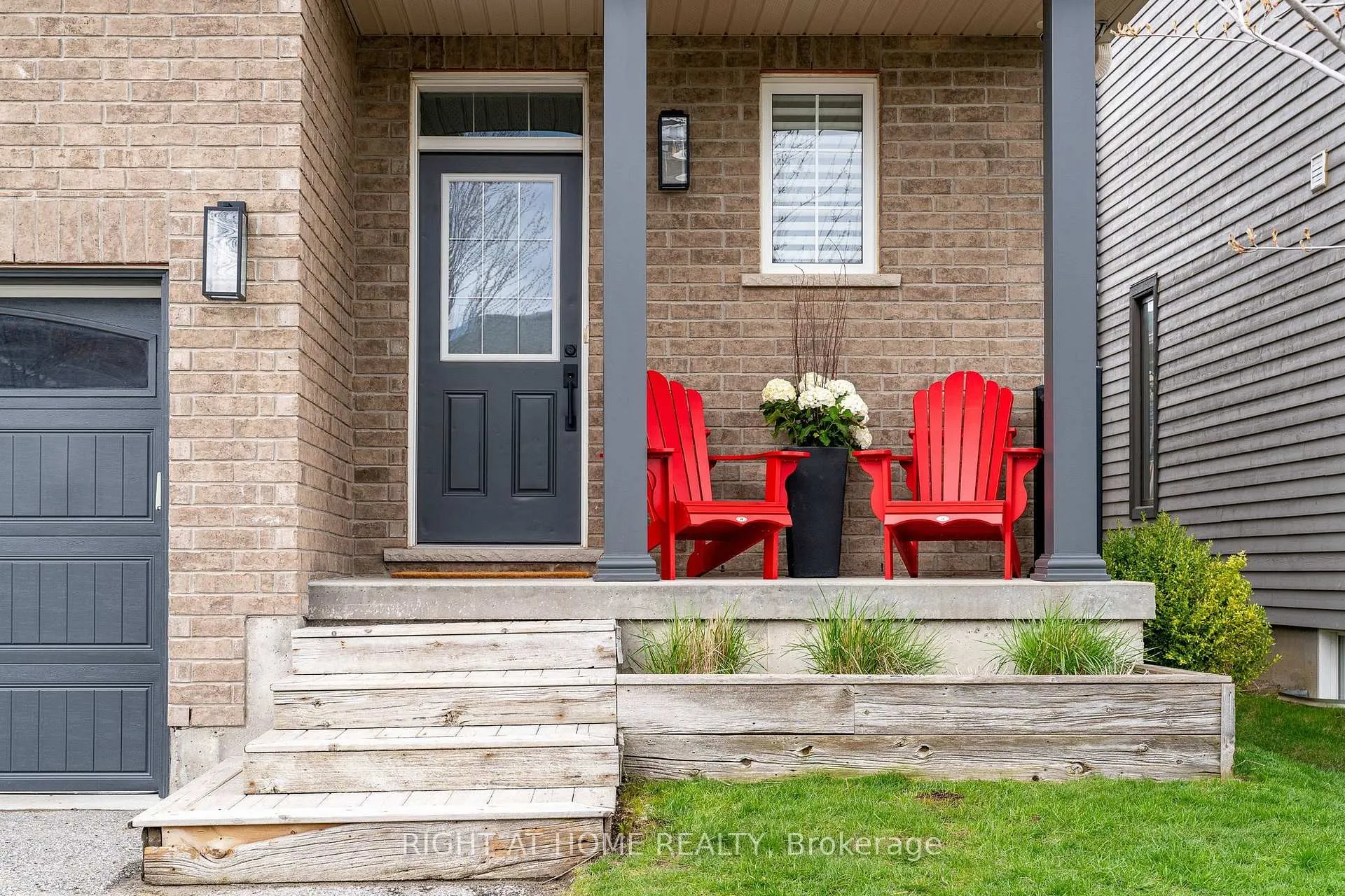 Photo 2 of 98 Garbutt Crescent, Collingwood — HOMEH