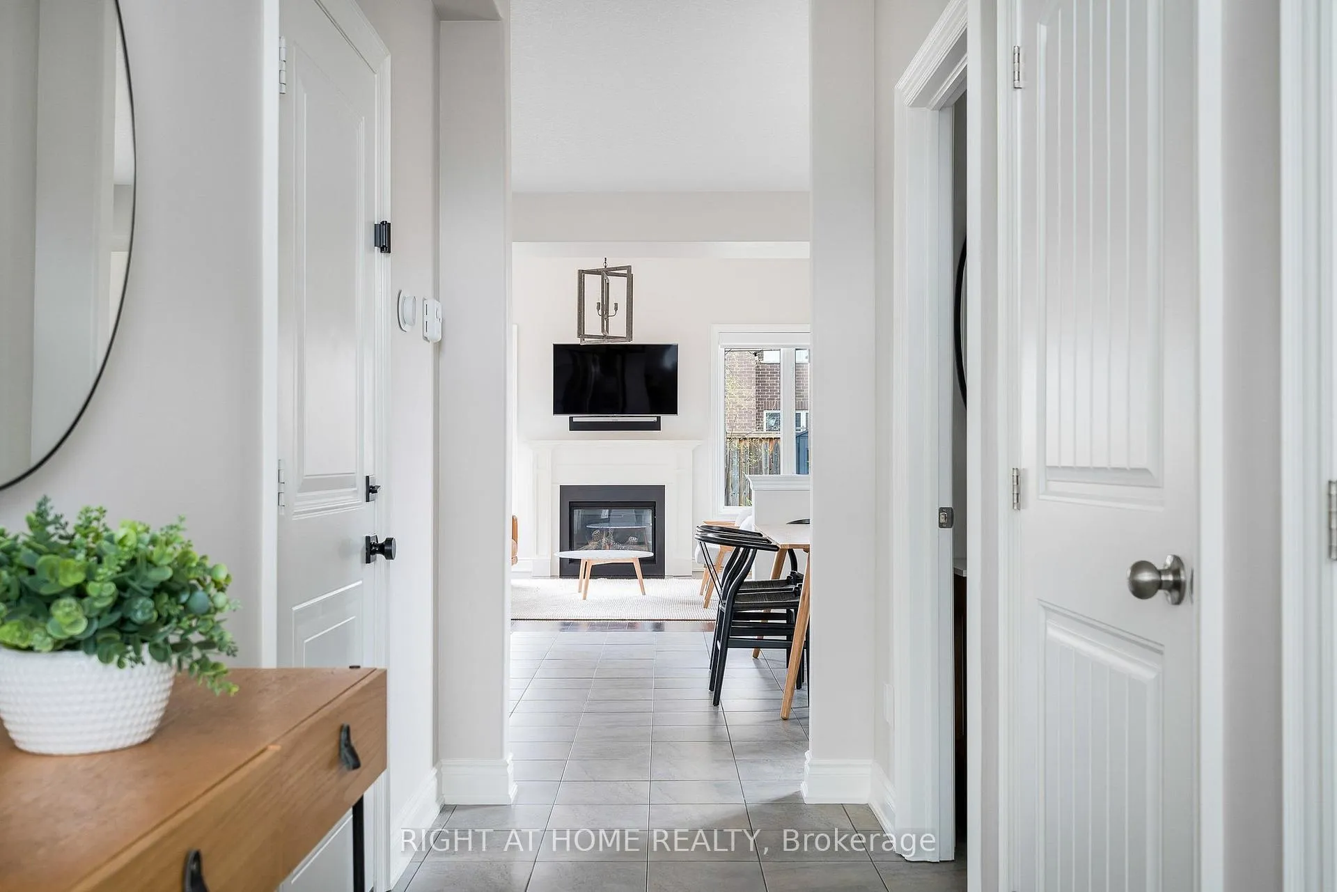 Photo 4 of 98 Garbutt Crescent, Collingwood — HOMEH