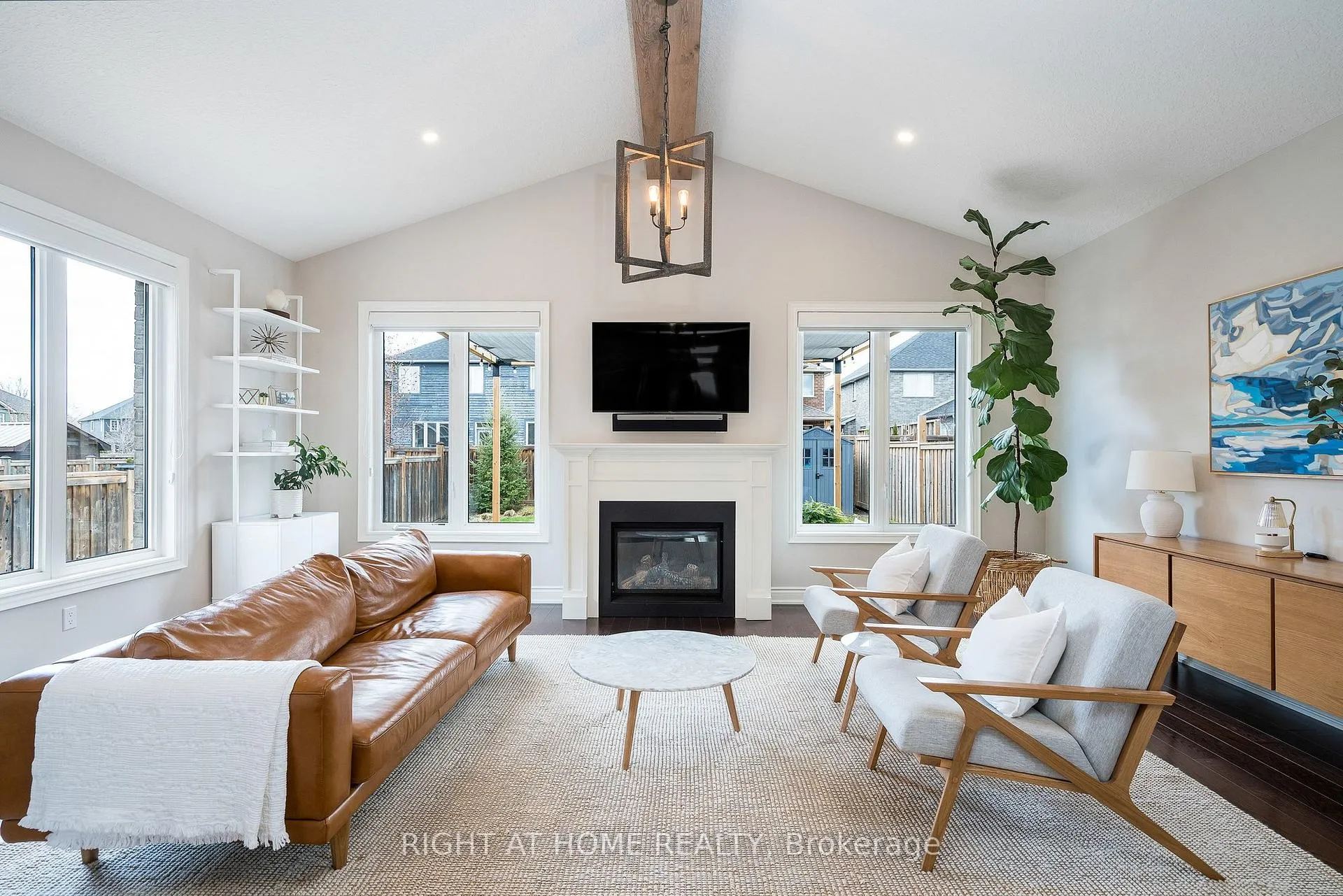 Photo 5 of 98 Garbutt Crescent, Collingwood — HOMEH