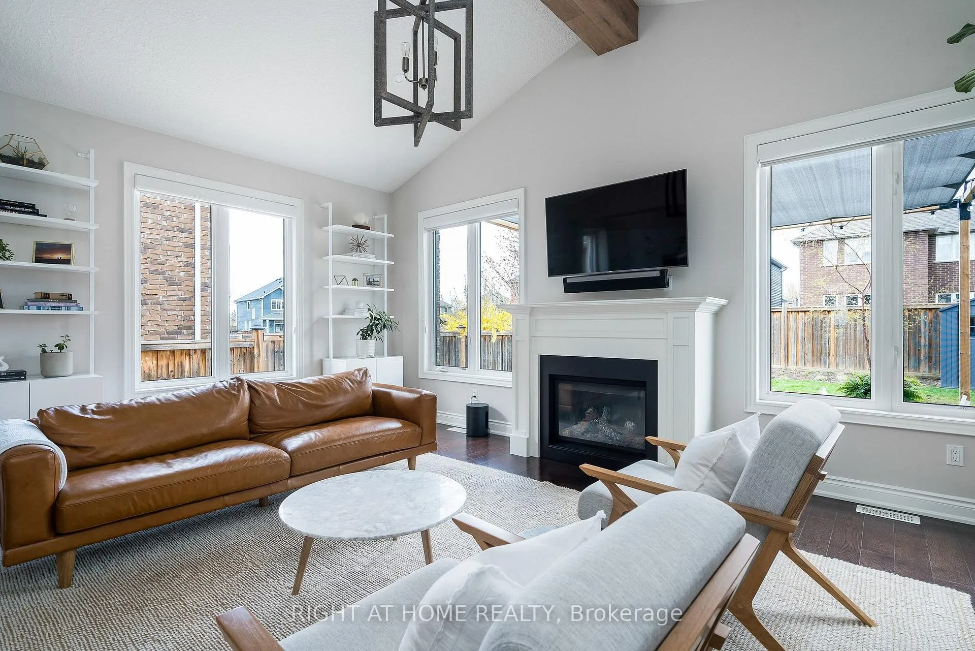 Photo 12 of 98 Garbutt Crescent, Collingwood — HOMEH
