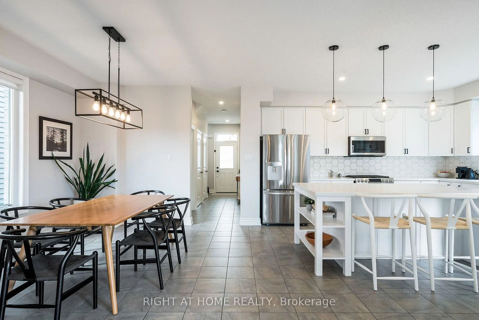 Photo 19 of 98 Garbutt Crescent, Collingwood — HOMEH