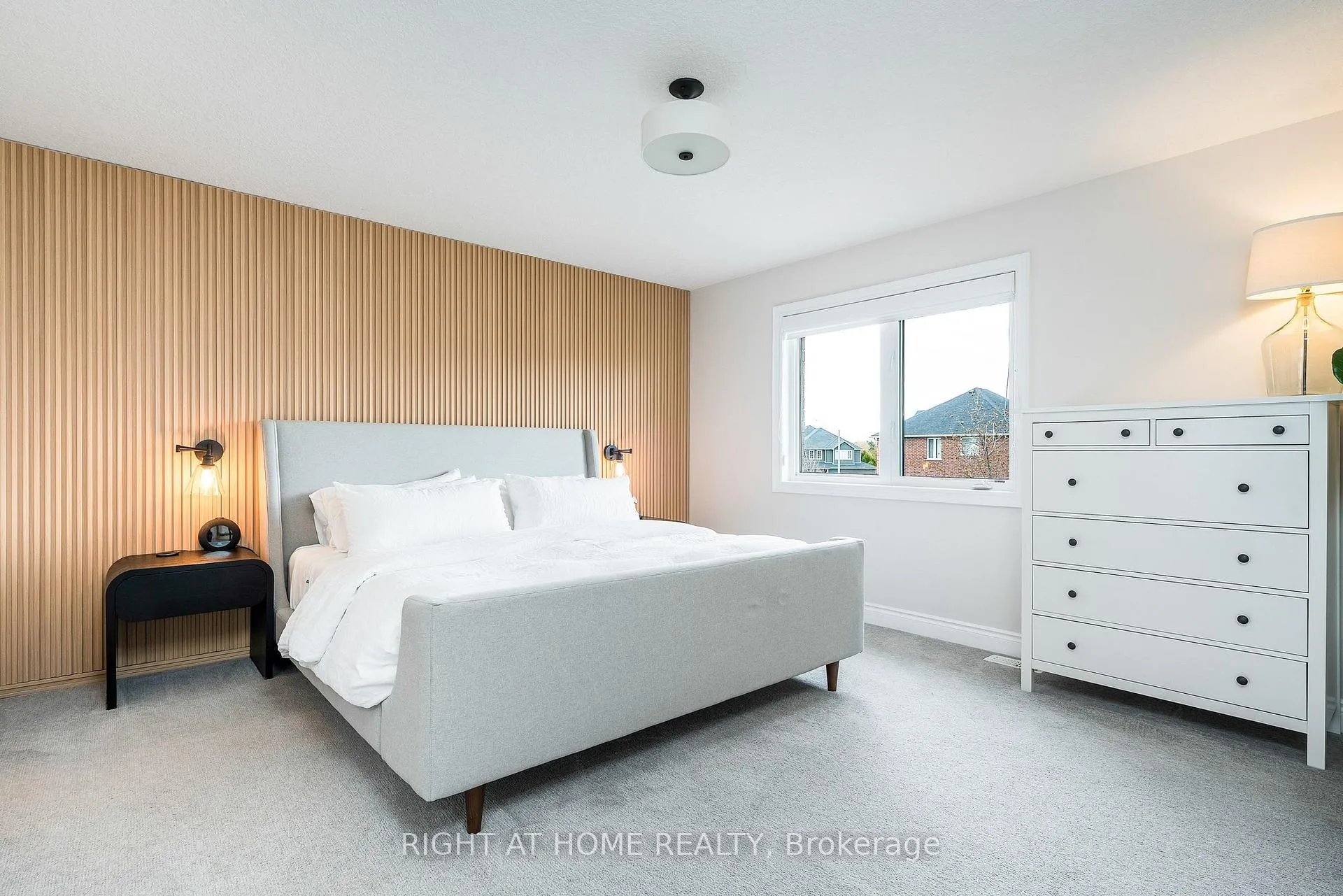 Photo 24 of 98 Garbutt Crescent, Collingwood — HOMEH