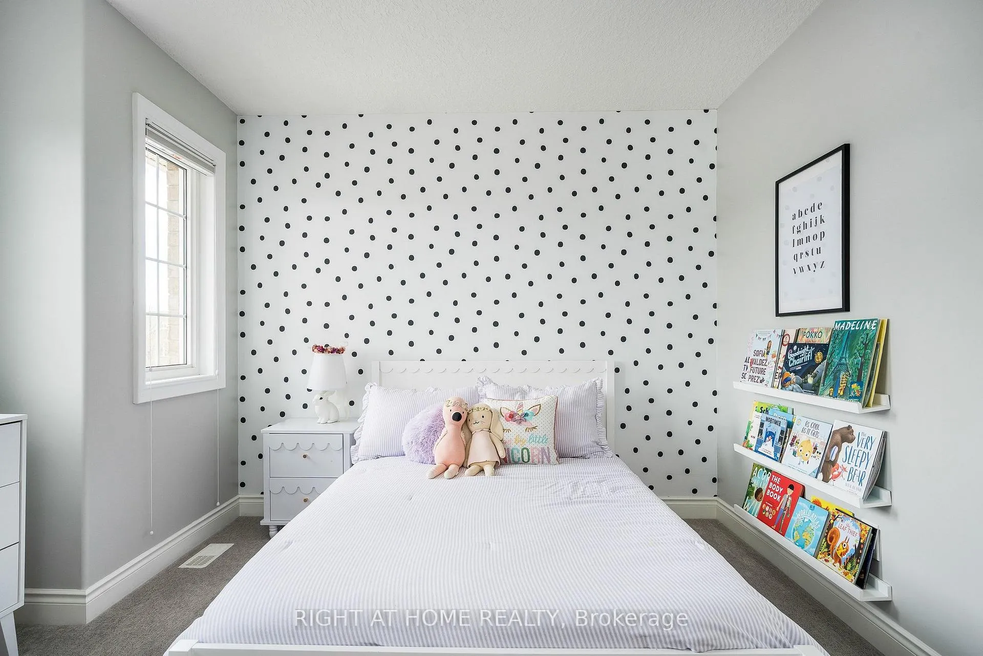 Photo 32 of 98 Garbutt Crescent, Collingwood — HOMEH