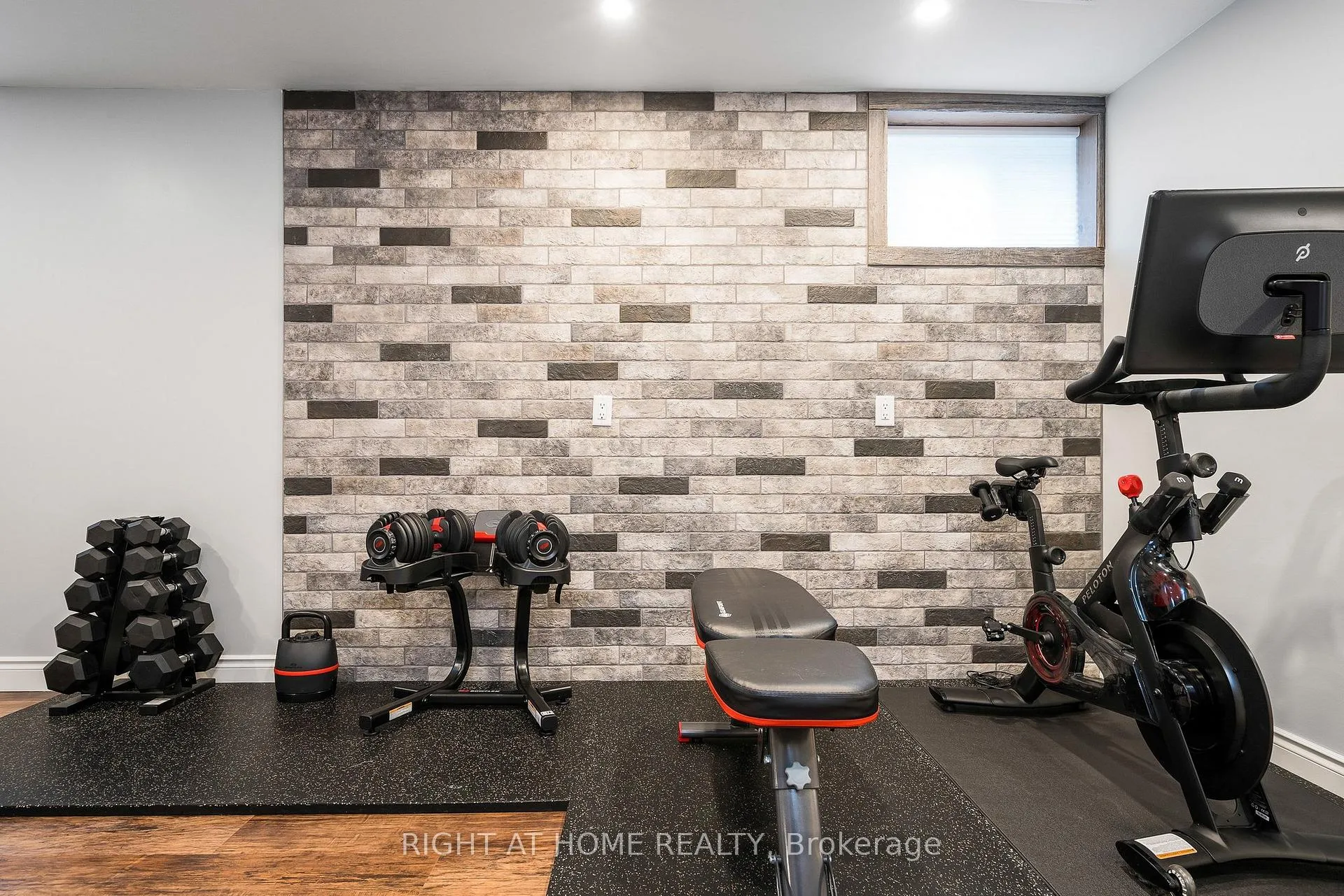 Photo 41 of 98 Garbutt Crescent, Collingwood — HOMEH