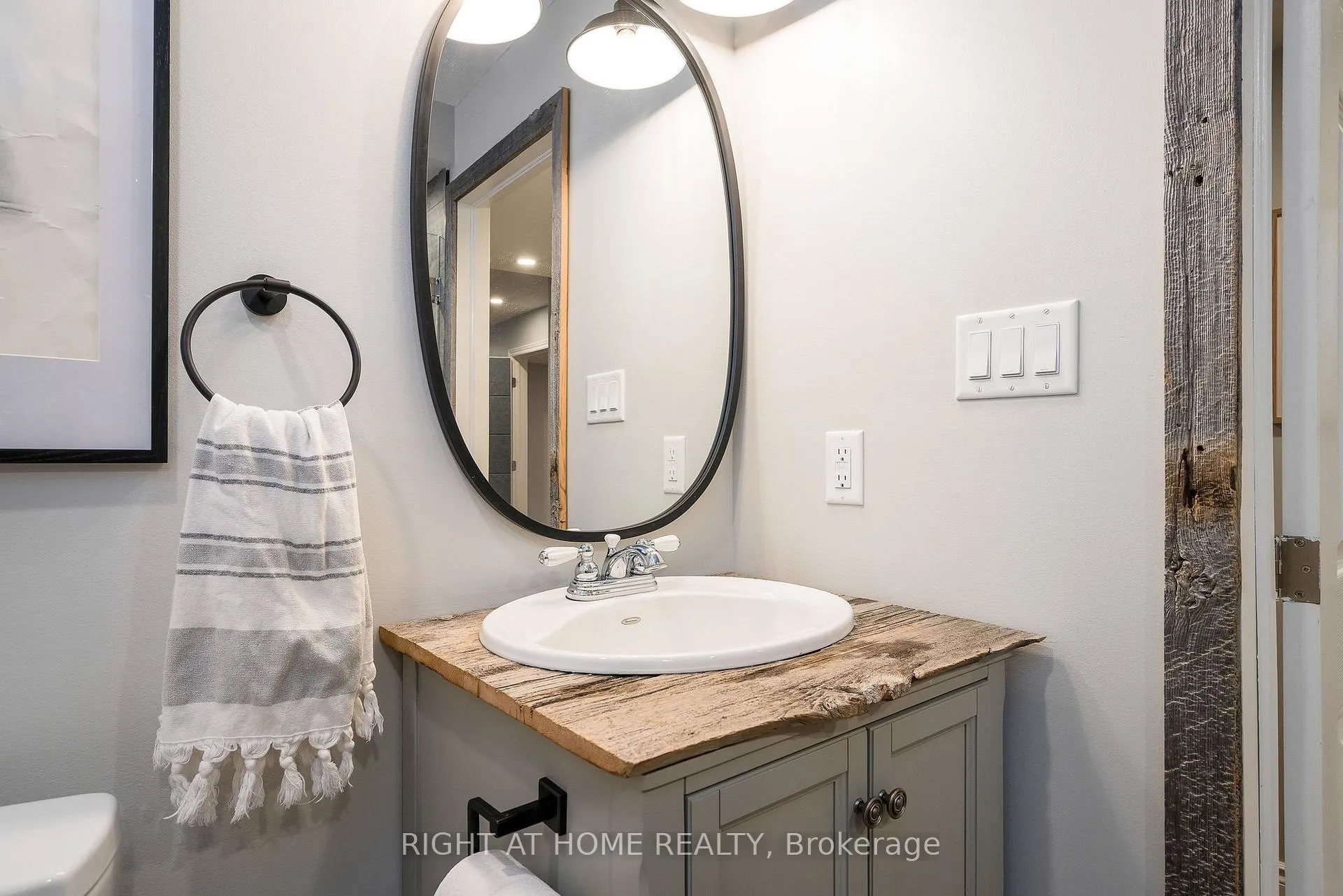 Photo 45 of 98 Garbutt Crescent, Collingwood — HOMEH
