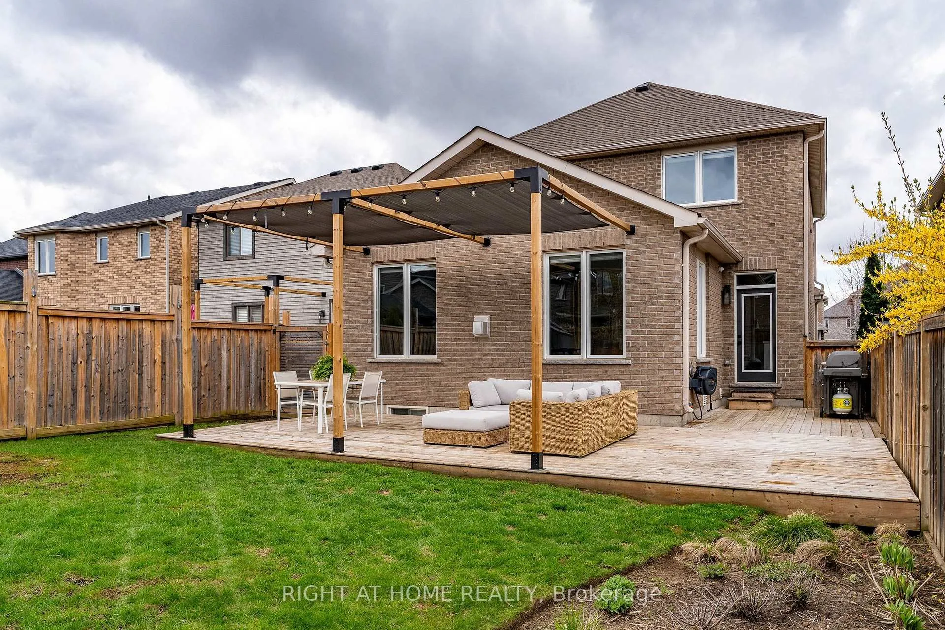 Photo 49 of 98 Garbutt Crescent, Collingwood — HOMEH