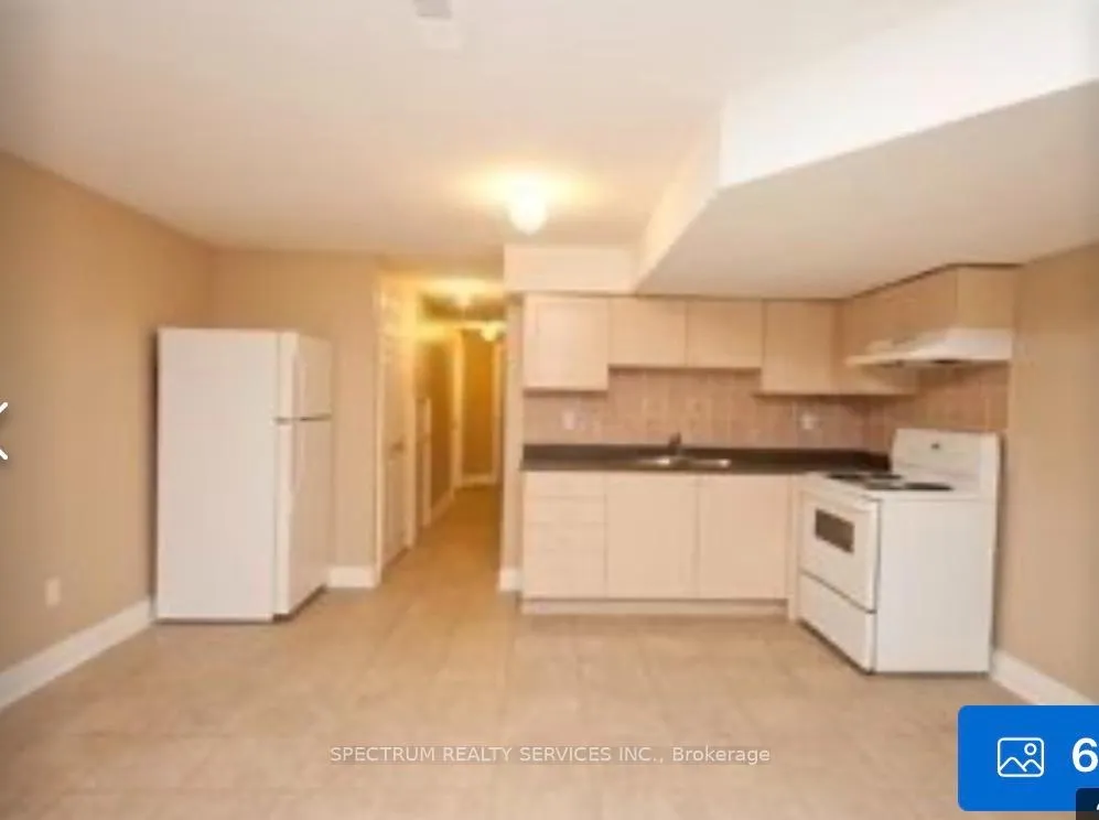 Photo 5 of 17 Estoril Terrace, Toronto, Weston-Pellam Park — HOMEH