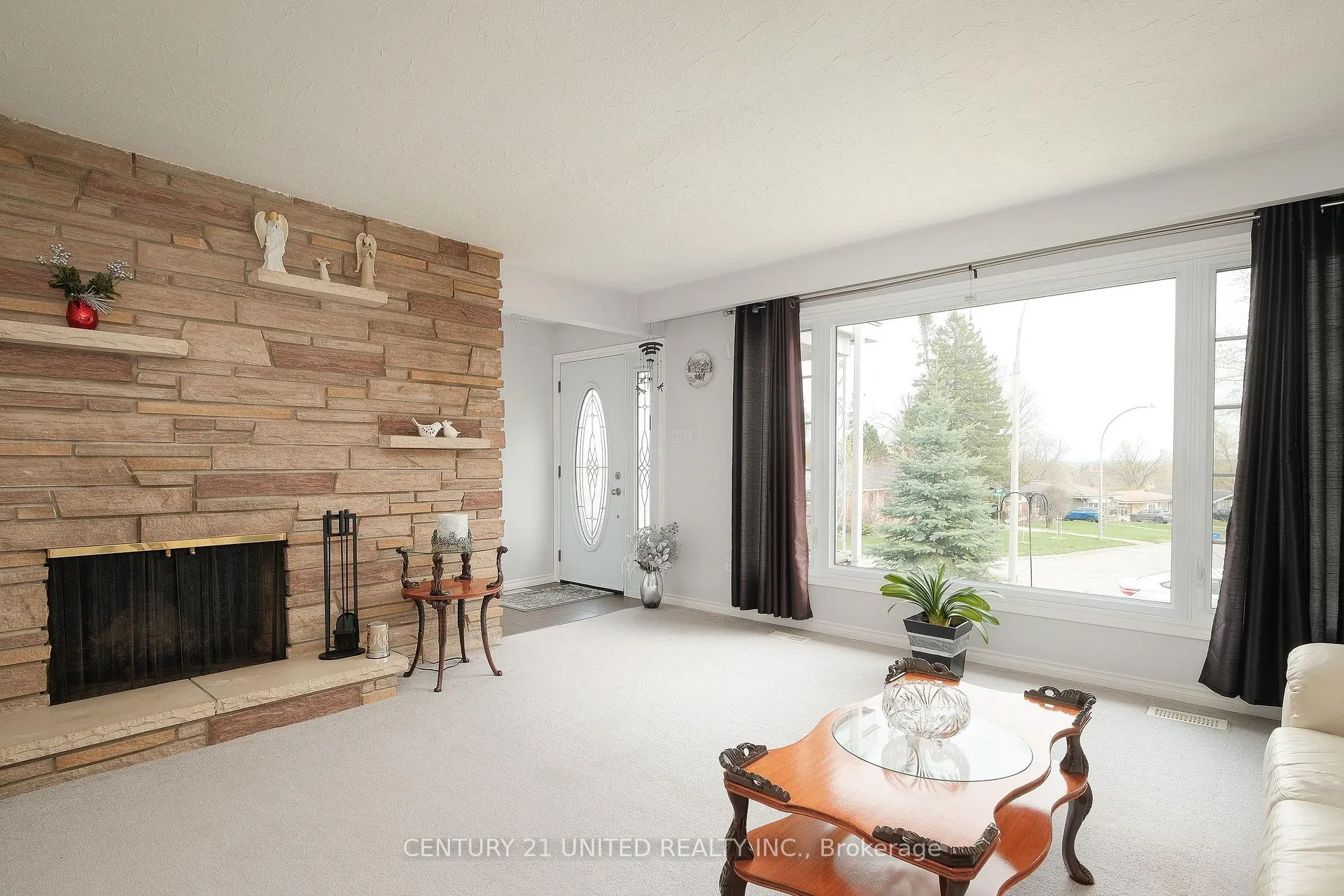 Photo 3 of 1366 Leighton Road, Peterborough, Northcrest Ward 5 — HOMEH