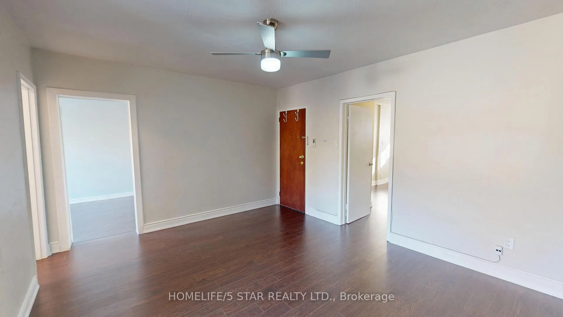 Photo 4 of Unit 6, 52 Waniska Avenue, Etobicoke, Stonegate-Queensway — HOMEH