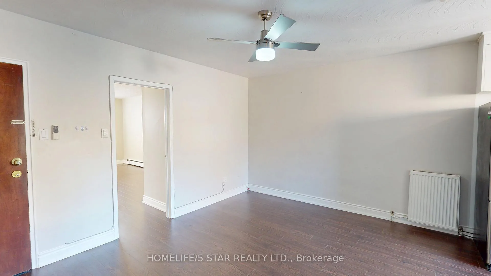Photo 5 of Unit 6, 52 Waniska Avenue, Etobicoke, Stonegate-Queensway — HOMEH