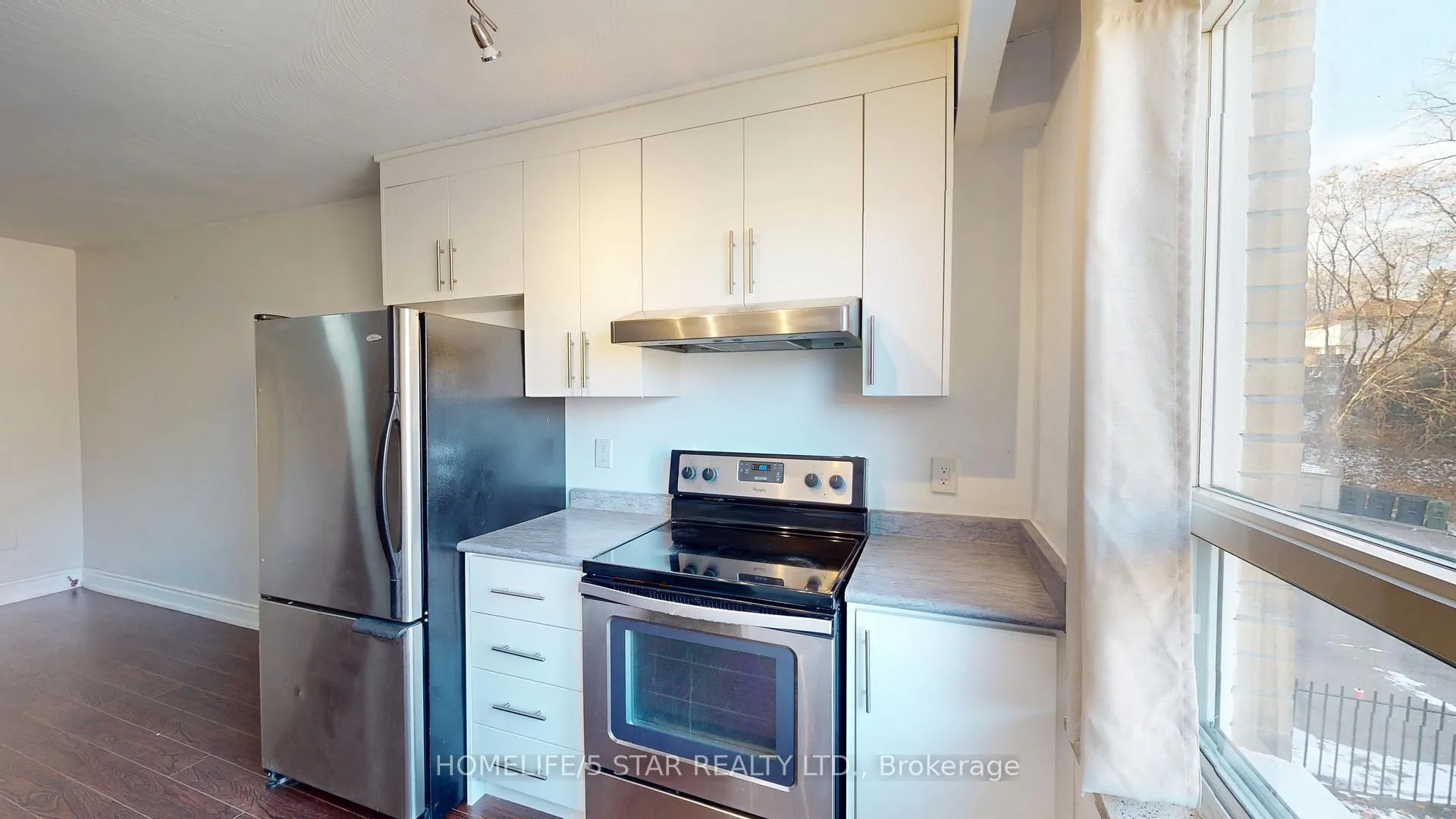 Photo 14 of Unit 6, 52 Waniska Avenue, Etobicoke, Stonegate-Queensway — HOMEH