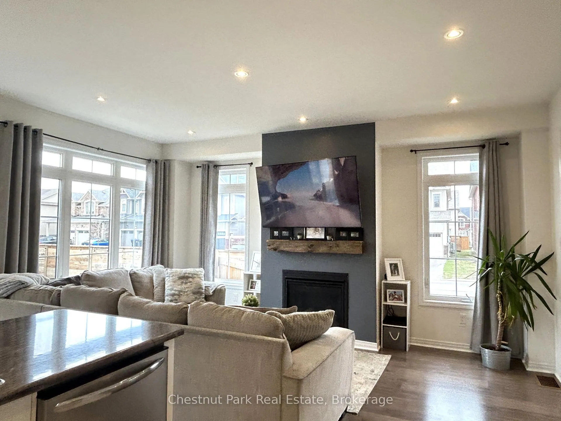 Photo 16 of 90 Tracey Lane, Collingwood — HOMEH