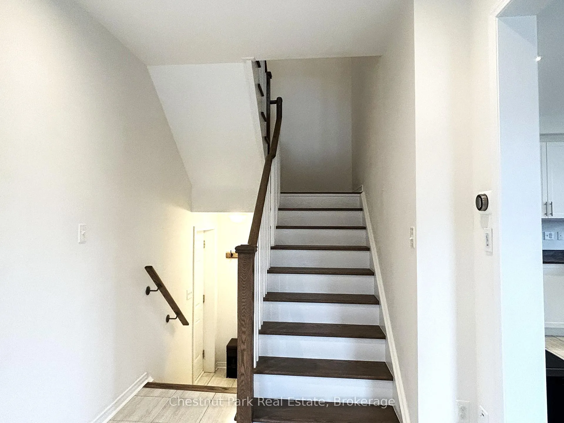 Photo 25 of 90 Tracey Lane, Collingwood — HOMEH