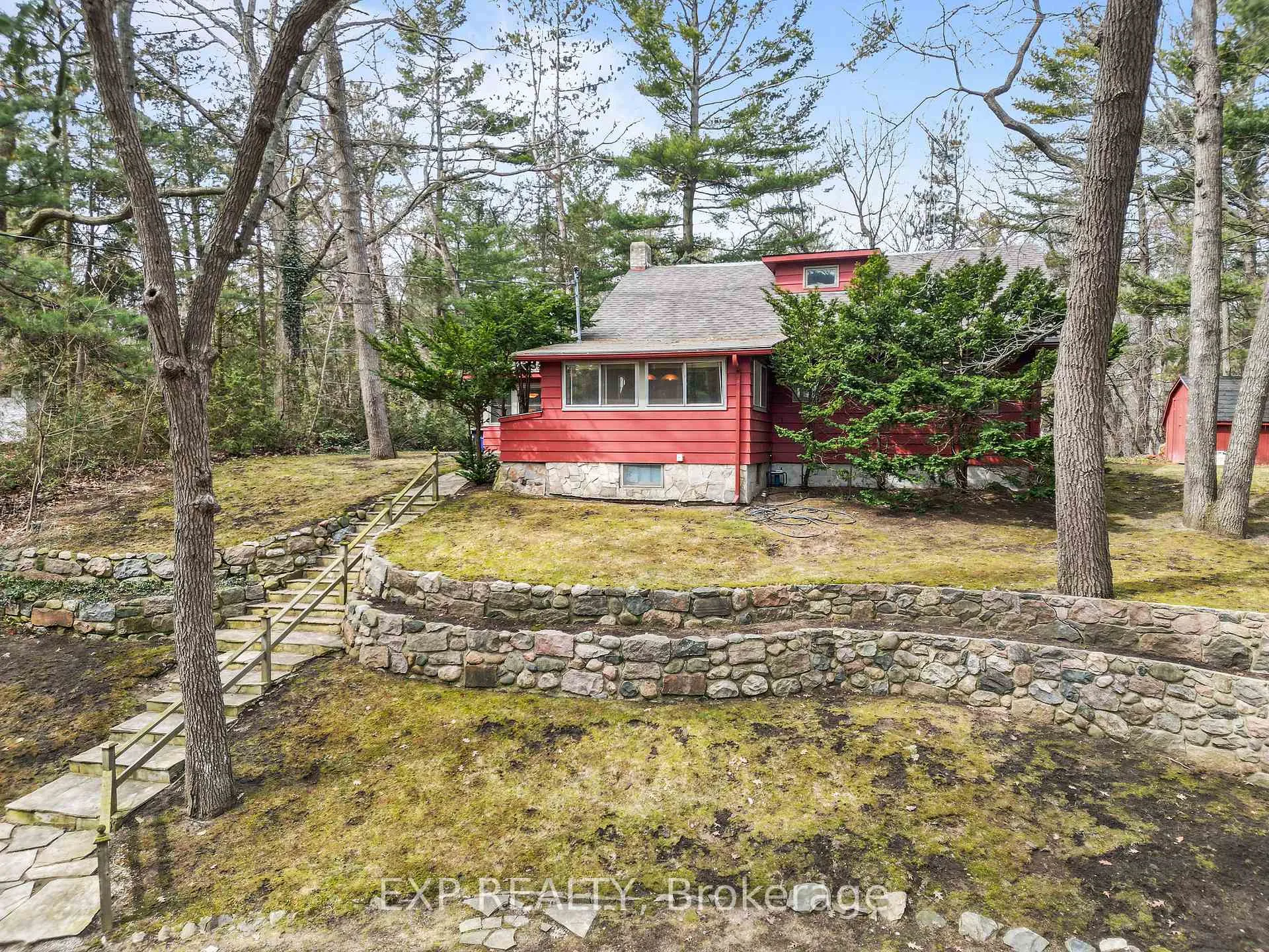 Photo 4 of 9 Summit Avenue, South Huron, Stephen — HOMEH