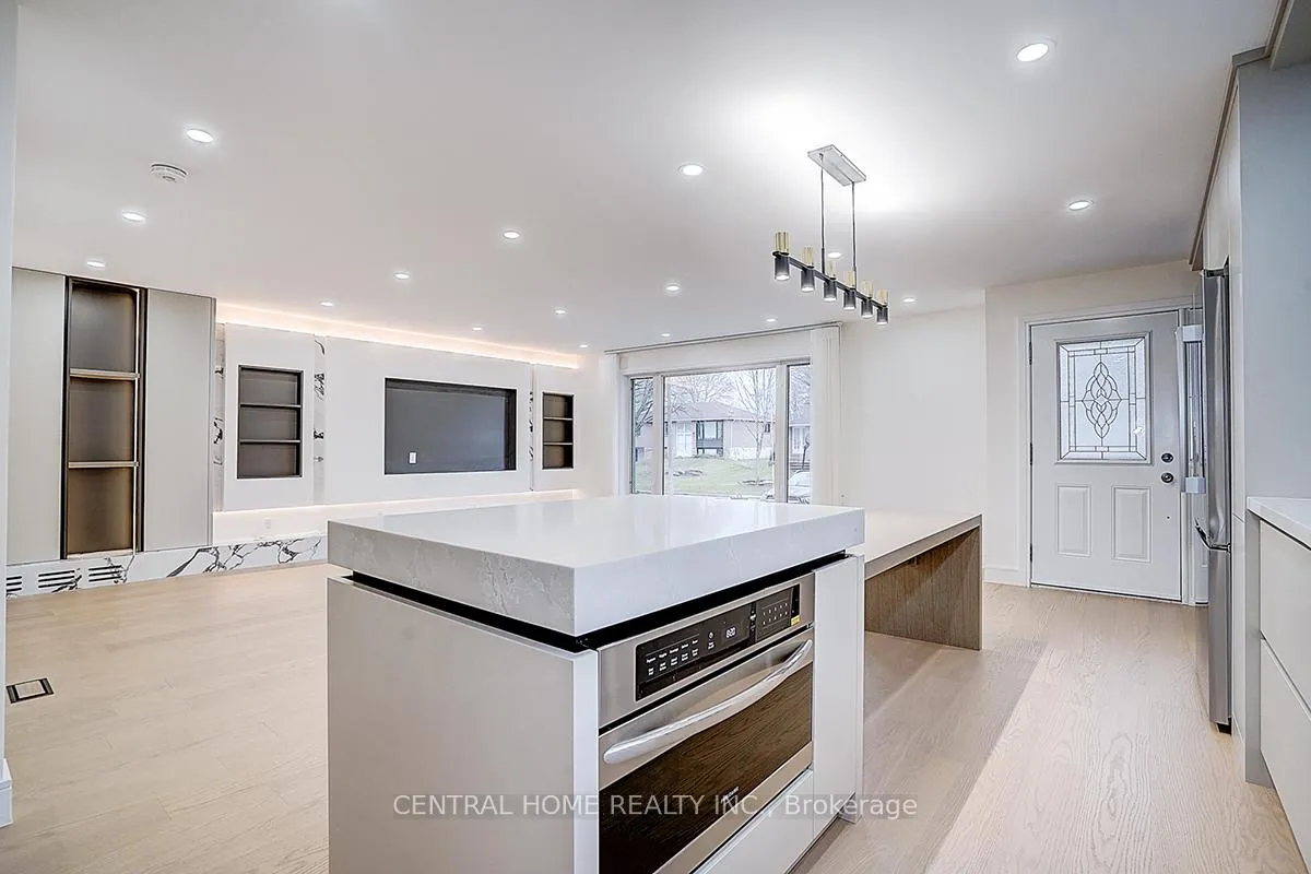Photo 4 of Unit Main, 23 Bakerdale Road, Markham, Bullock — HOMEH