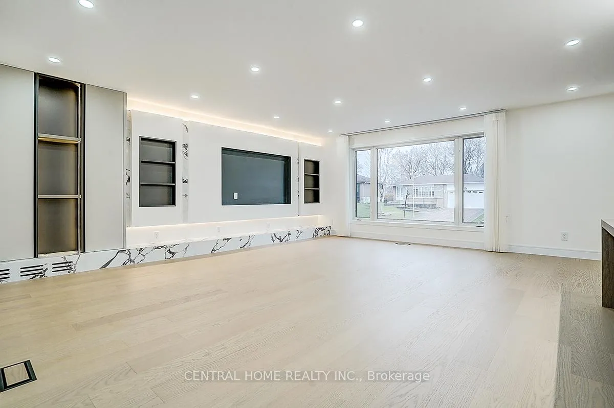 Photo 9 of Unit Main, 23 Bakerdale Road, Markham, Bullock — HOMEH