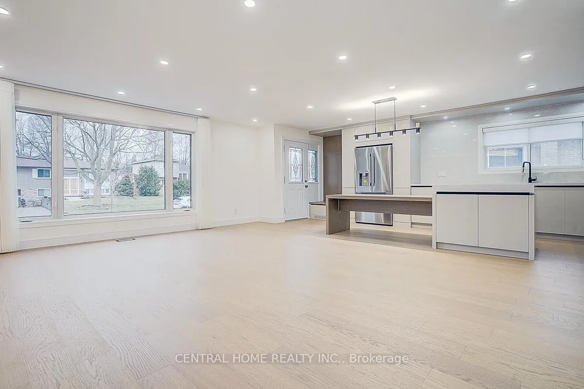 Photo 10 of Unit Main, 23 Bakerdale Road, Markham, Bullock — HOMEH