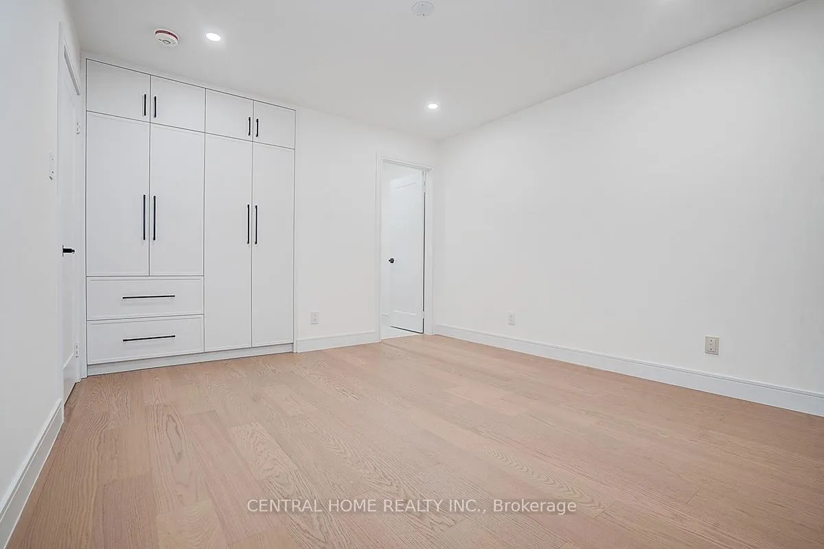 Photo 13 of Unit Main, 23 Bakerdale Road, Markham, Bullock — HOMEH