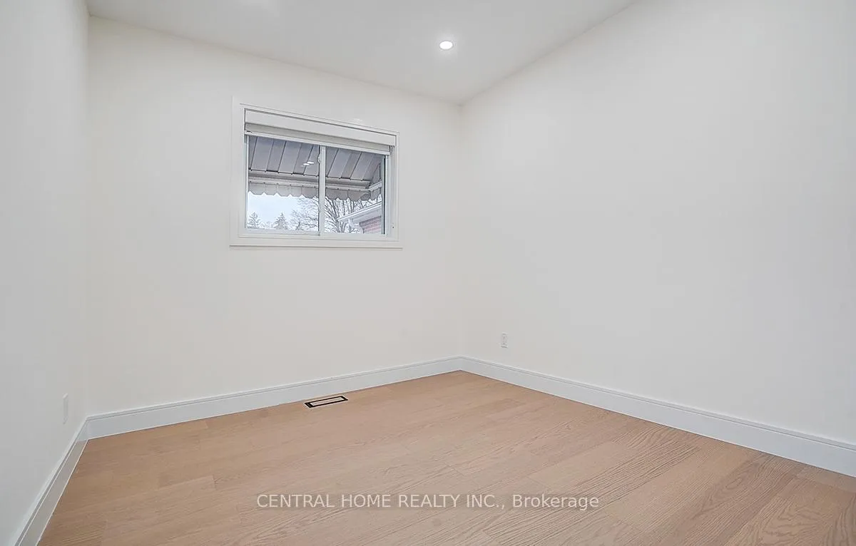Photo 18 of Unit Main, 23 Bakerdale Road, Markham, Bullock — HOMEH