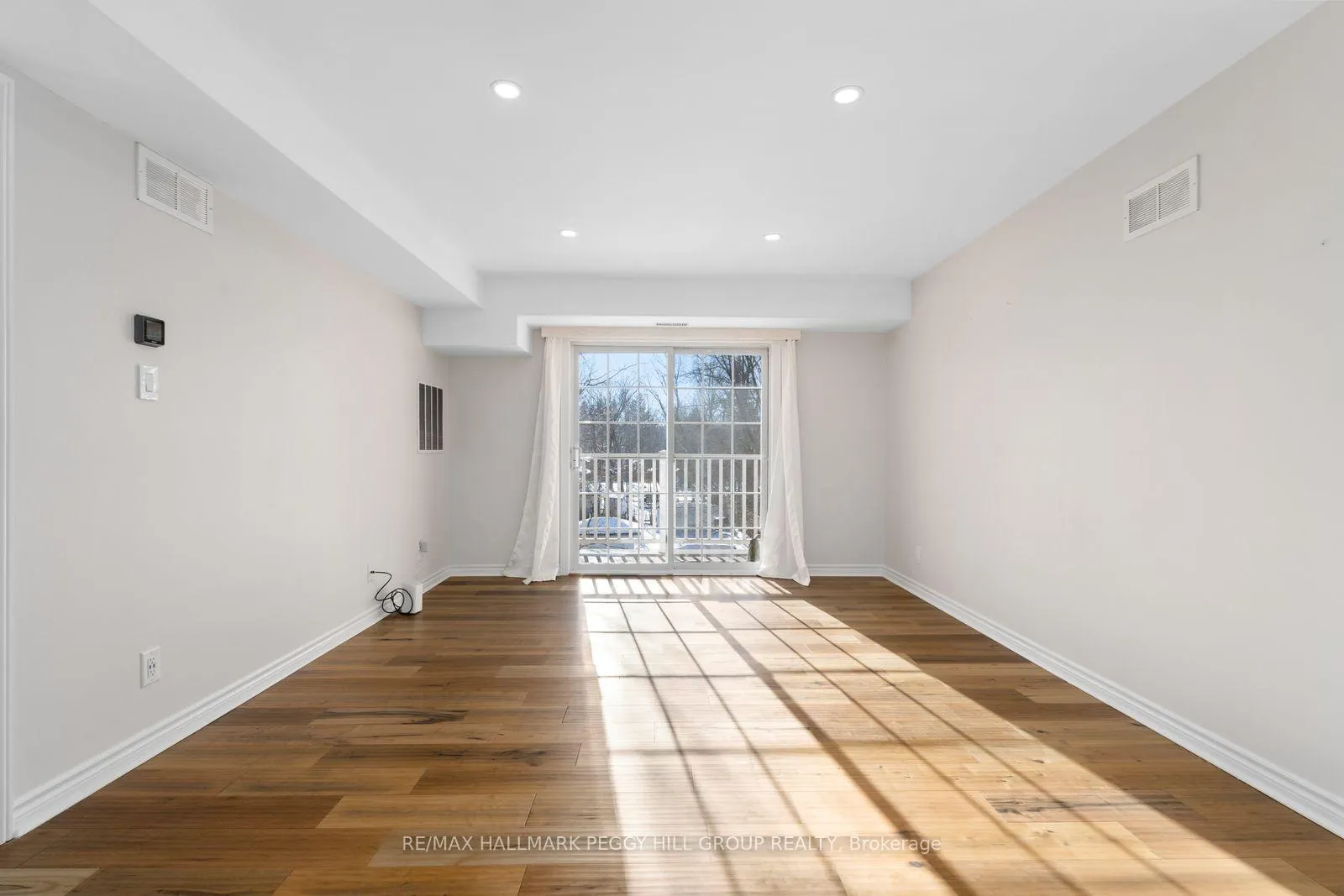 Photo 5 of Unit 307, 49 Jacobs Terrace, Barrie, Allandale — HOMEH