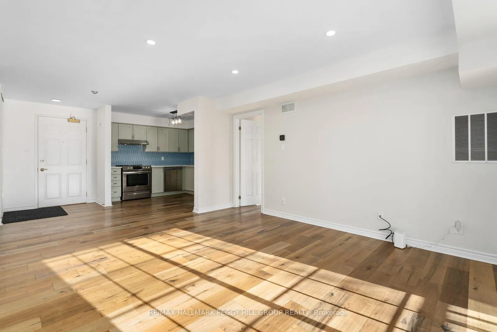 Photo 6 of Unit 307, 49 Jacobs Terrace, Barrie, Allandale — HOMEH
