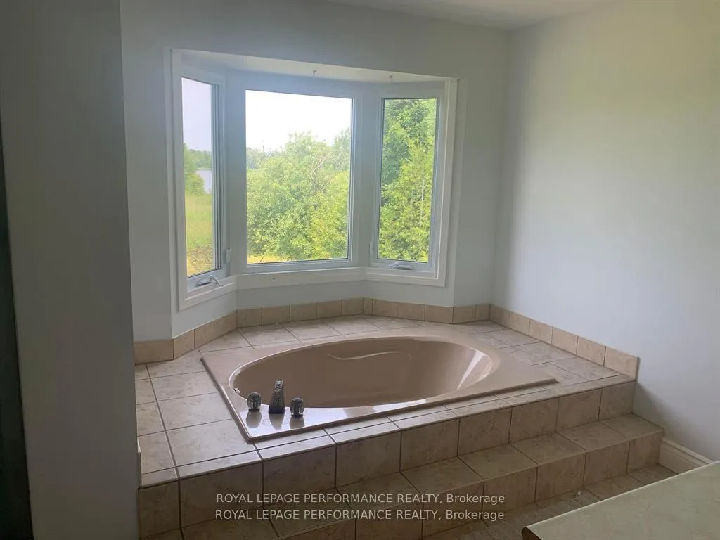 Photo 17 of 6136 Voyageur Drive, Ottawa, Convent Glen — HOMEH