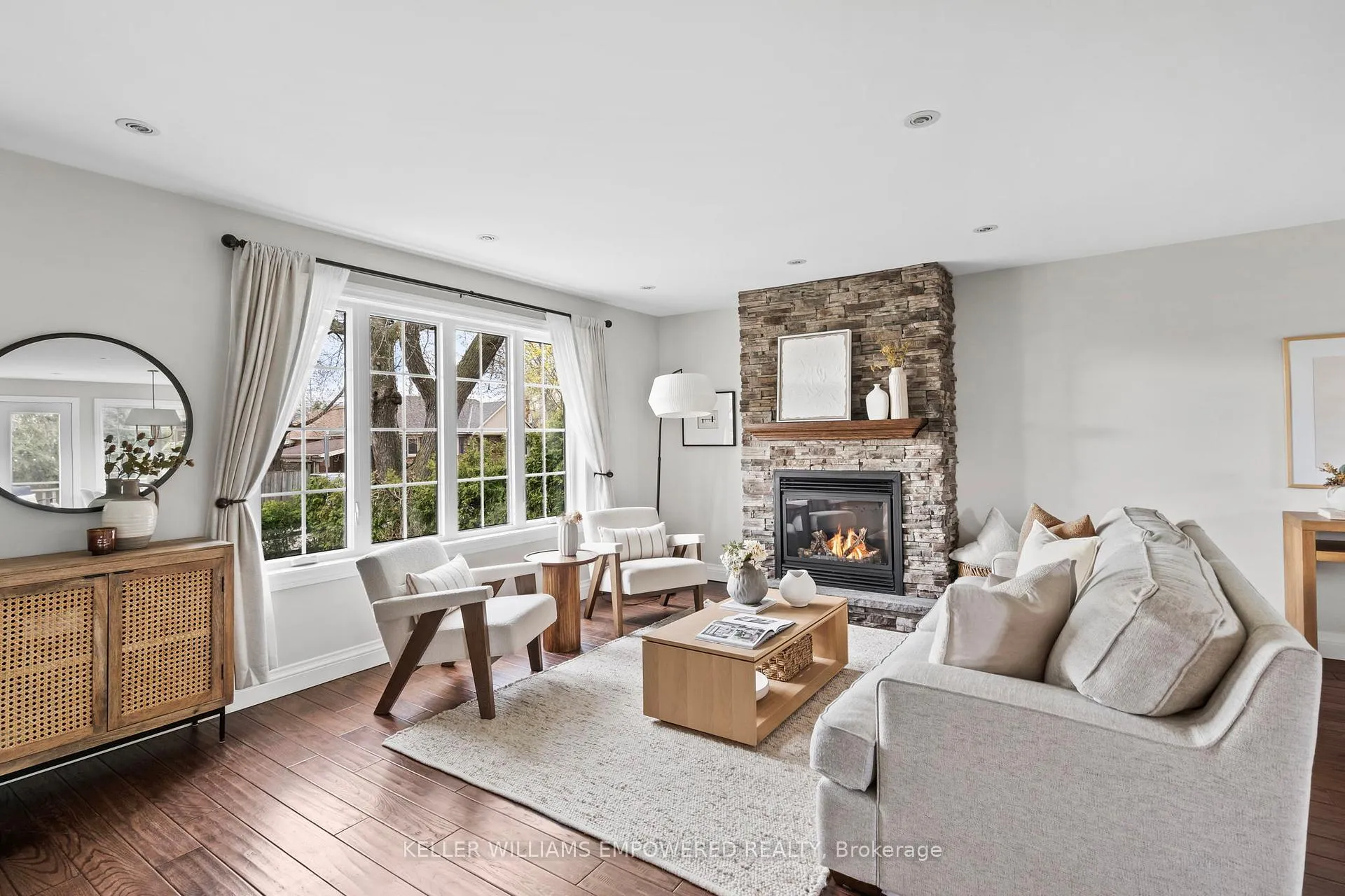 Photo 5 of 10 Athol Avenue, Etobicoke, Stonegate-Queensway — HOMEH