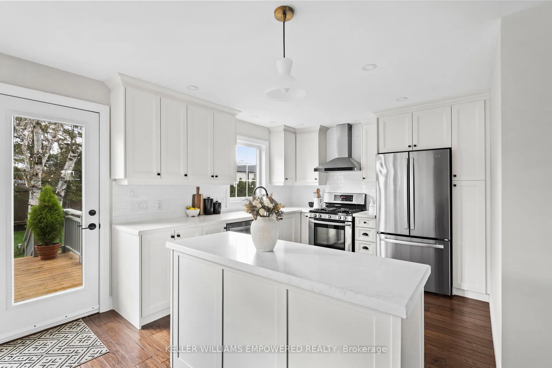 Photo 9 of 10 Athol Avenue, Etobicoke, Stonegate-Queensway — HOMEH