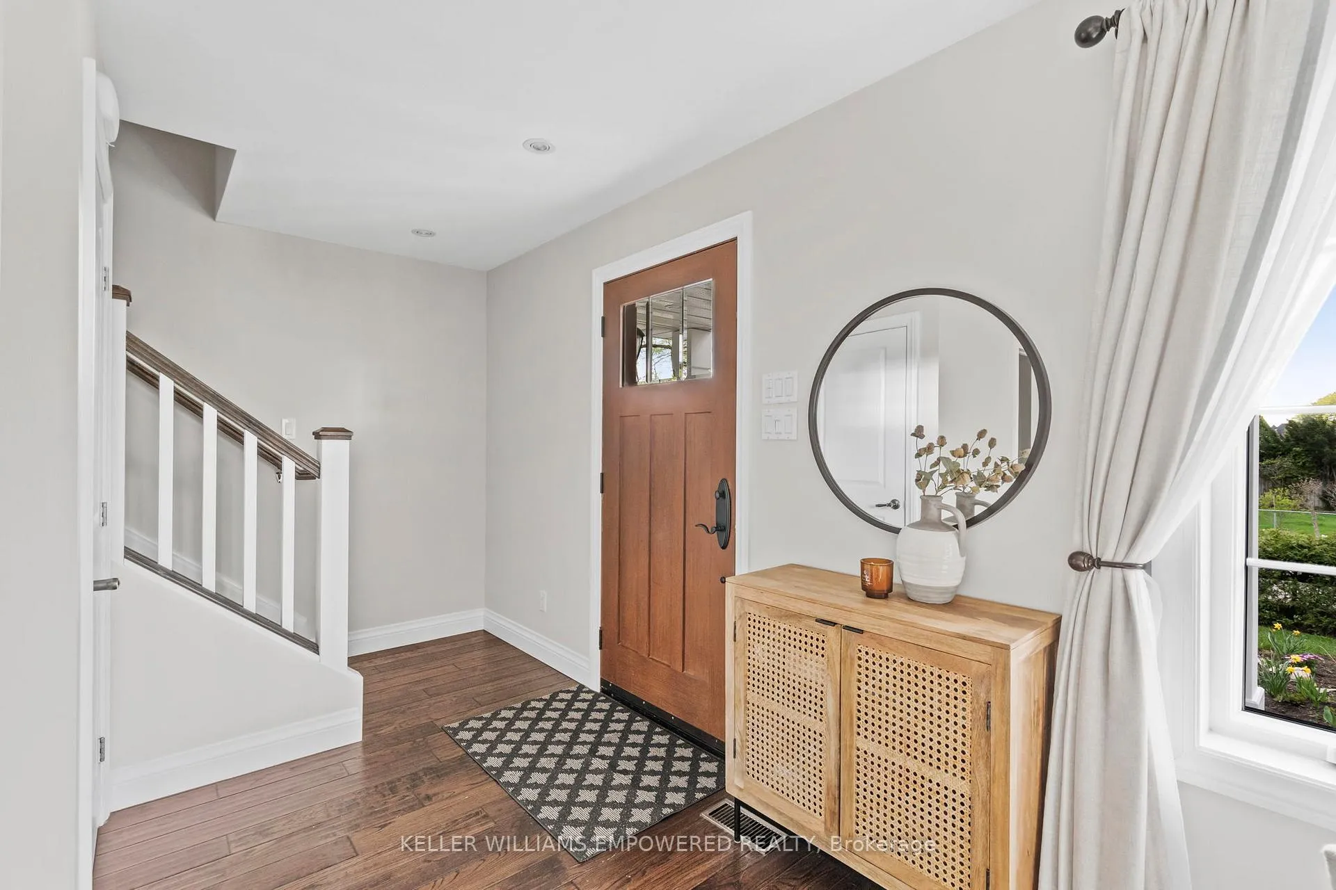 Photo 13 of 10 Athol Avenue, Etobicoke, Stonegate-Queensway — HOMEH