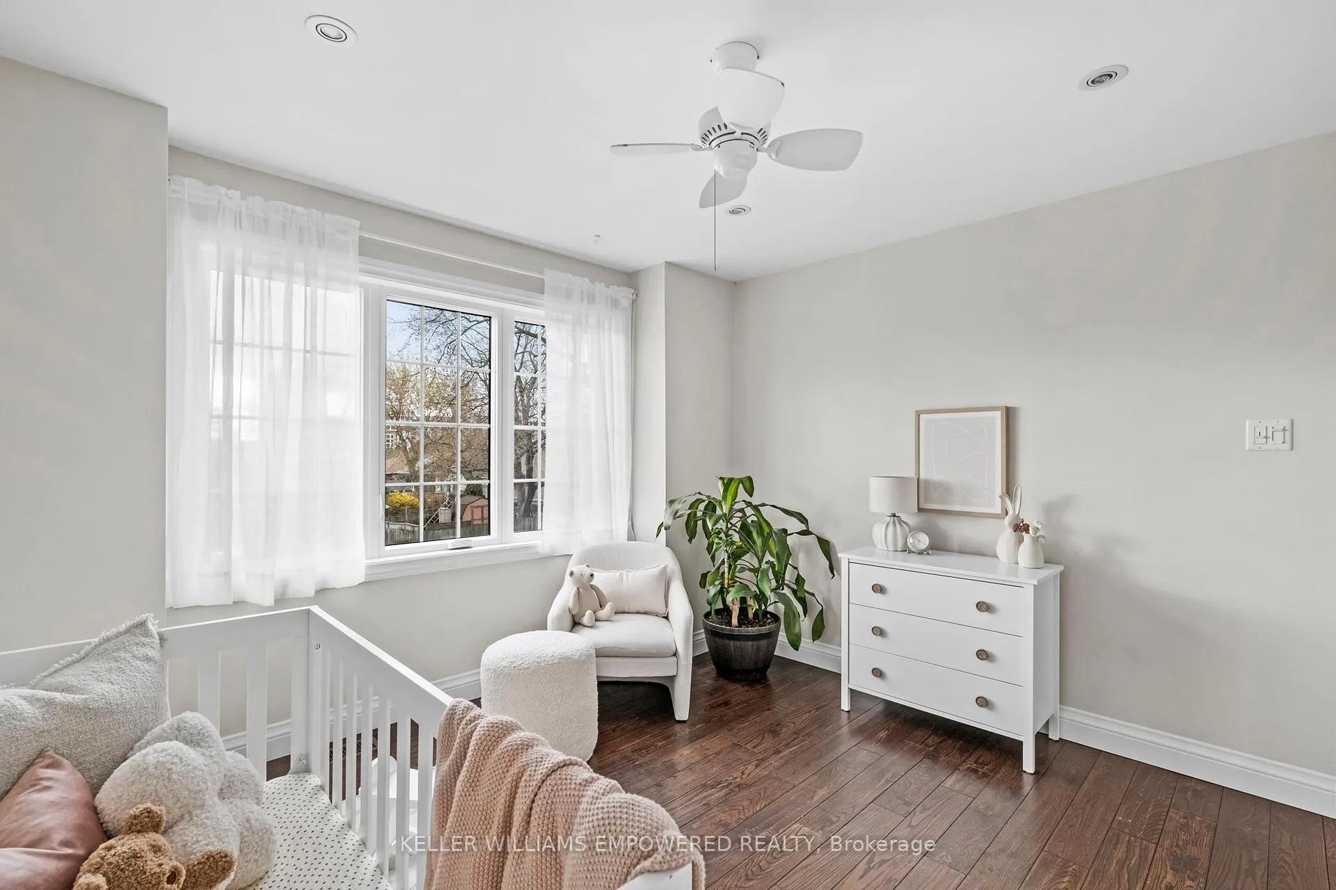 Photo 22 of 10 Athol Avenue, Etobicoke, Stonegate-Queensway — HOMEH