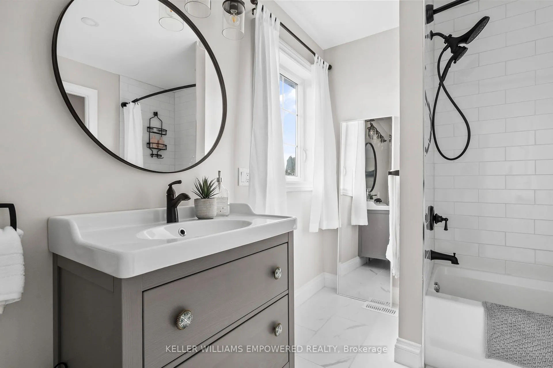Photo 24 of 10 Athol Avenue, Etobicoke, Stonegate-Queensway — HOMEH
