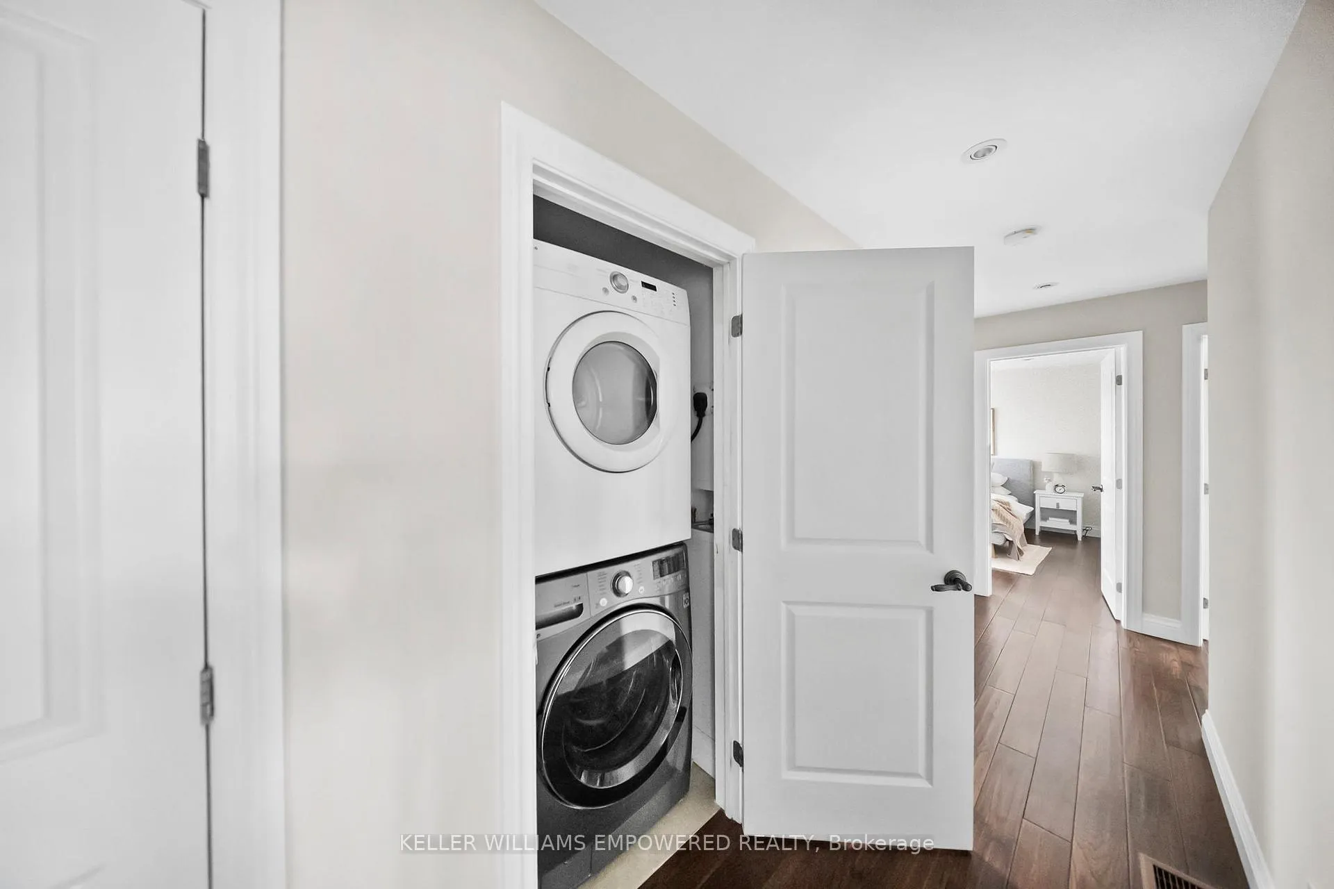Photo 25 of 10 Athol Avenue, Etobicoke, Stonegate-Queensway — HOMEH
