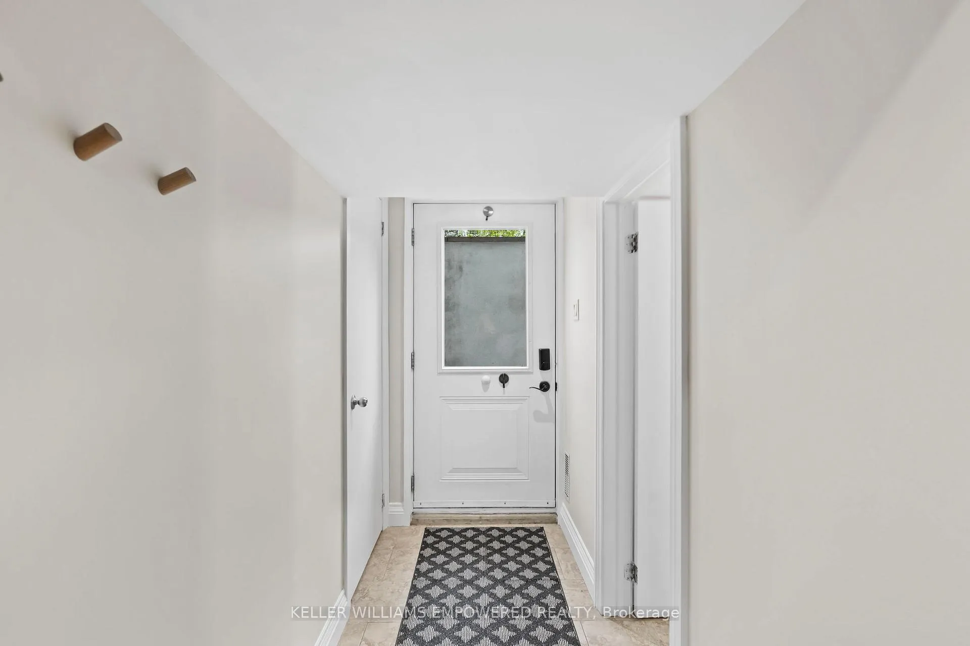 Photo 32 of 10 Athol Avenue, Etobicoke, Stonegate-Queensway — HOMEH