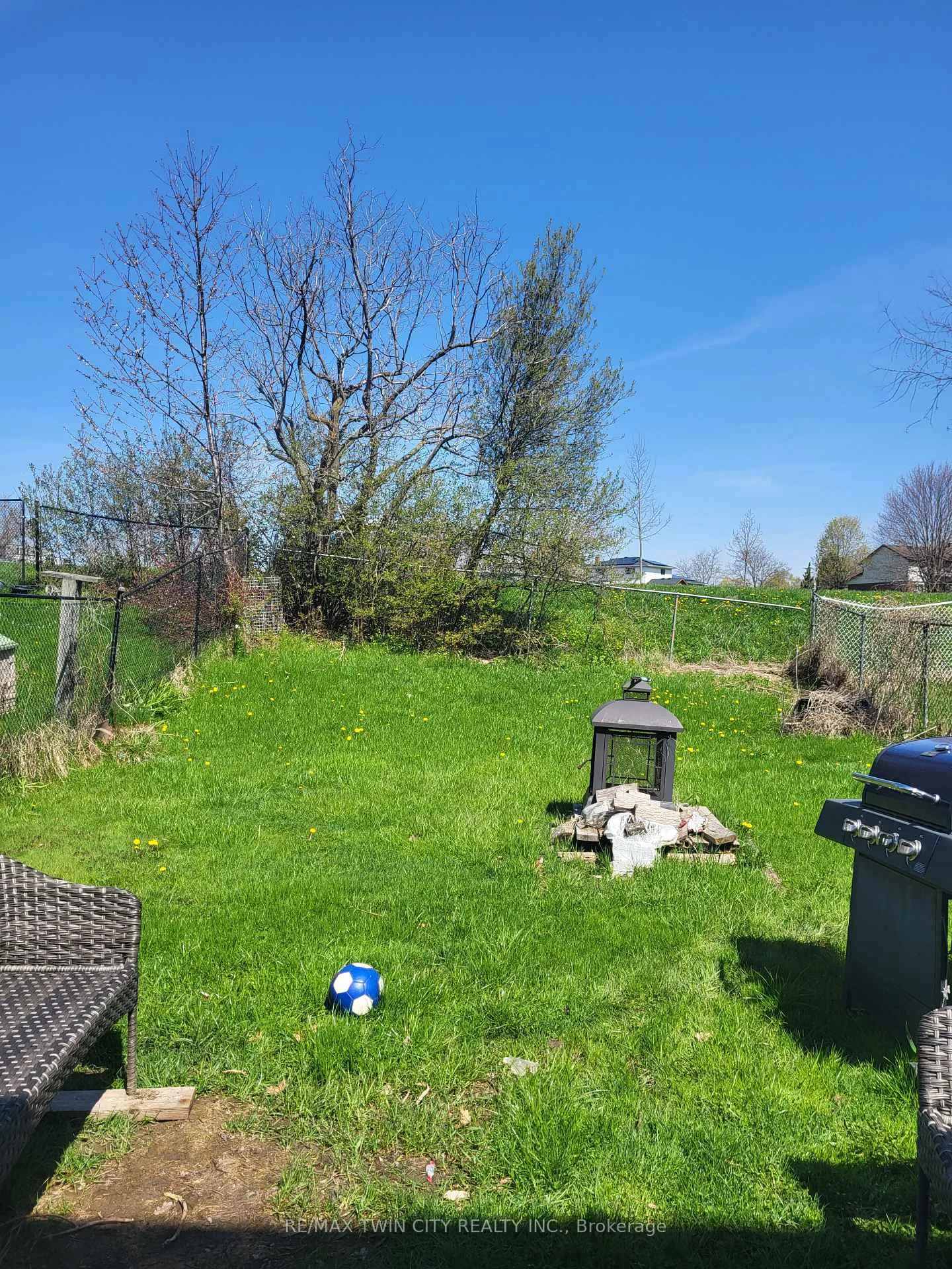 Photo 4 of 72 Timberlane Crescent S, Kitchener — HOMEH