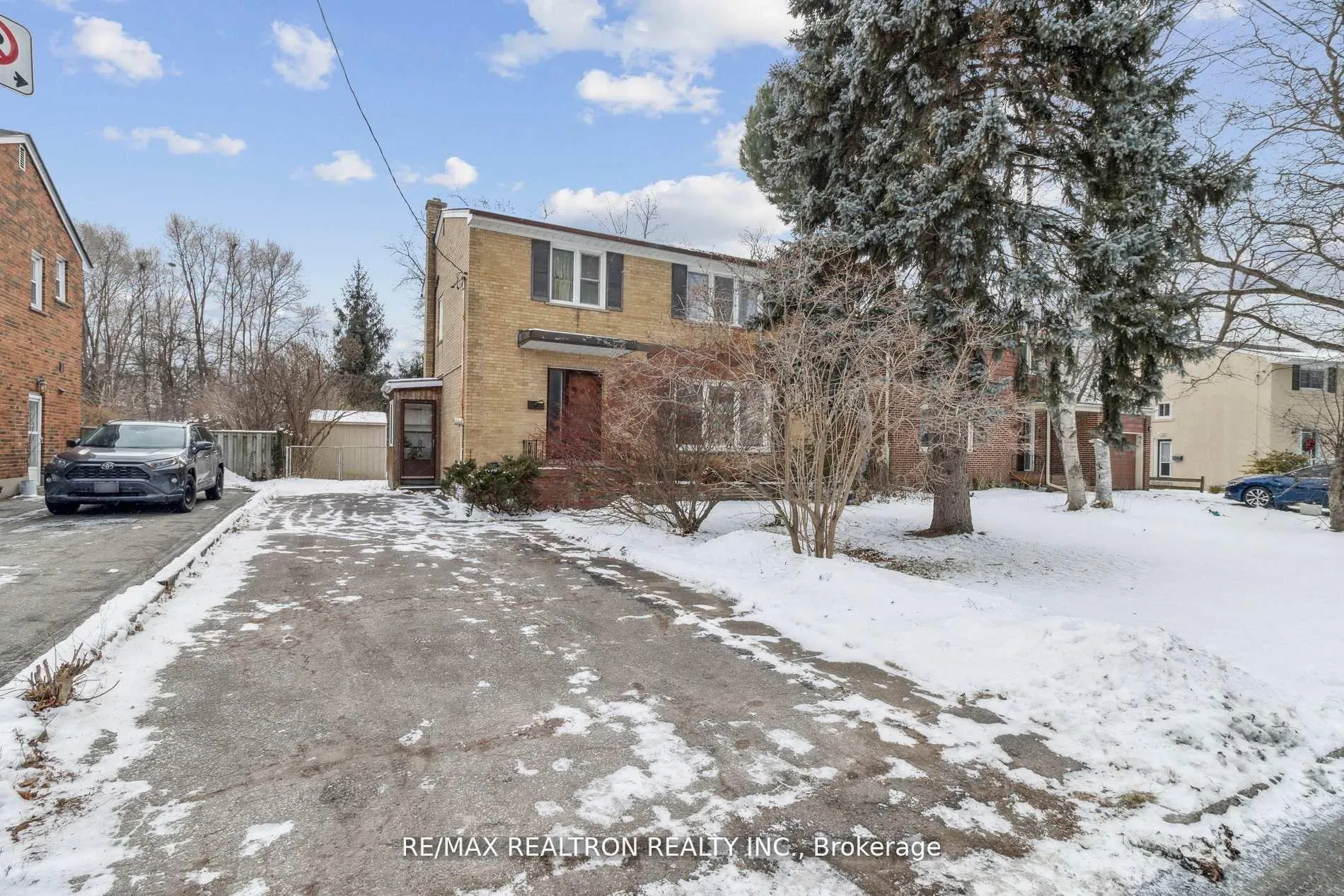 Photo 1 of 139 Yorkview Drive, North York, Willowdale West — HOMEH