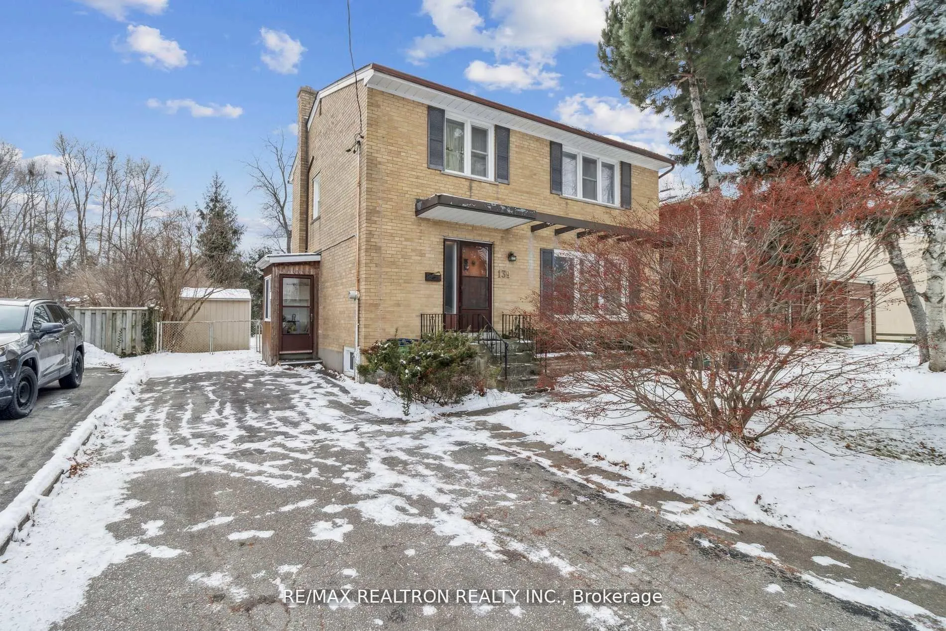 Photo 3 of 139 Yorkview Drive, North York, Willowdale West — HOMEH
