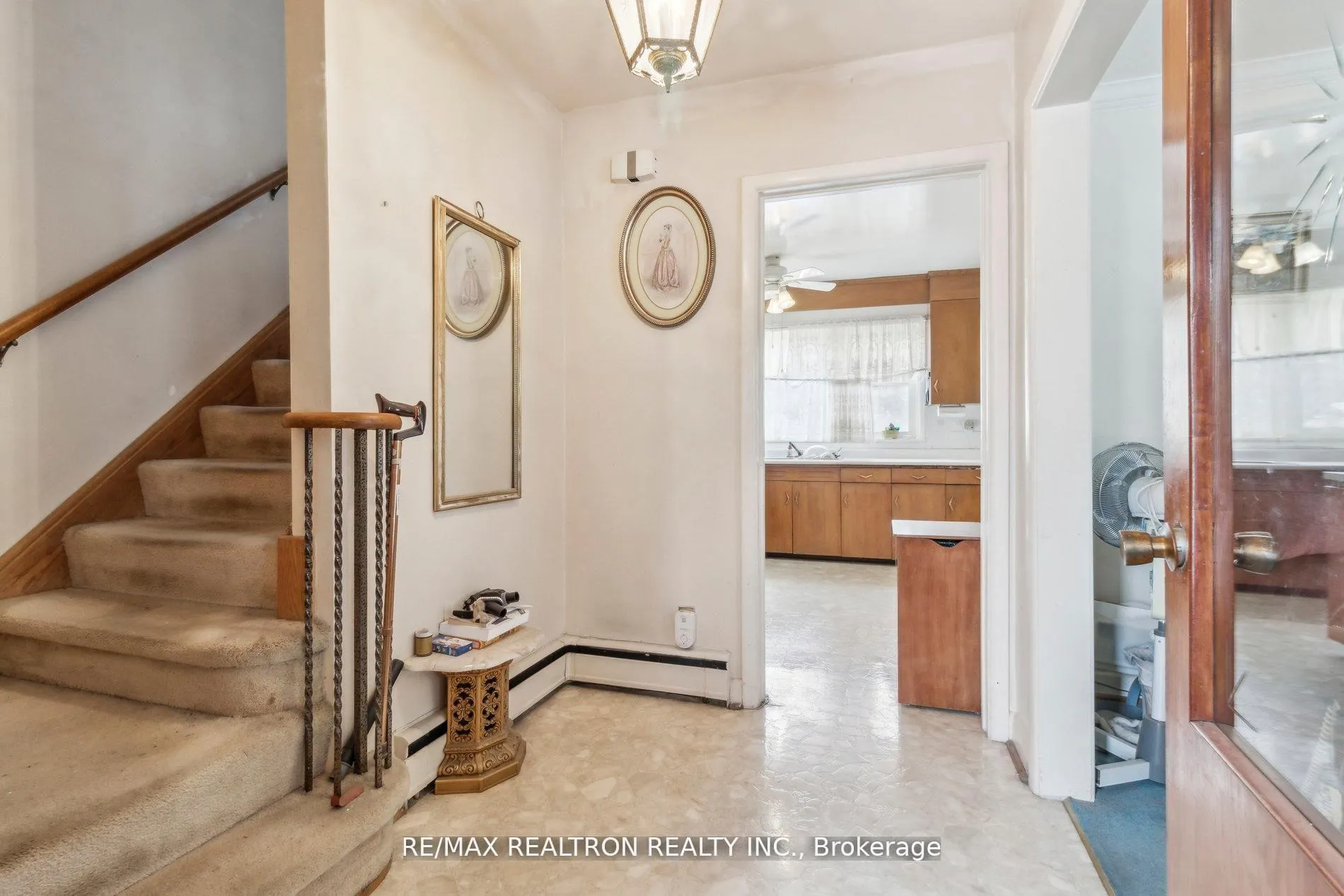 Photo 4 of 139 Yorkview Drive, North York, Willowdale West — HOMEH