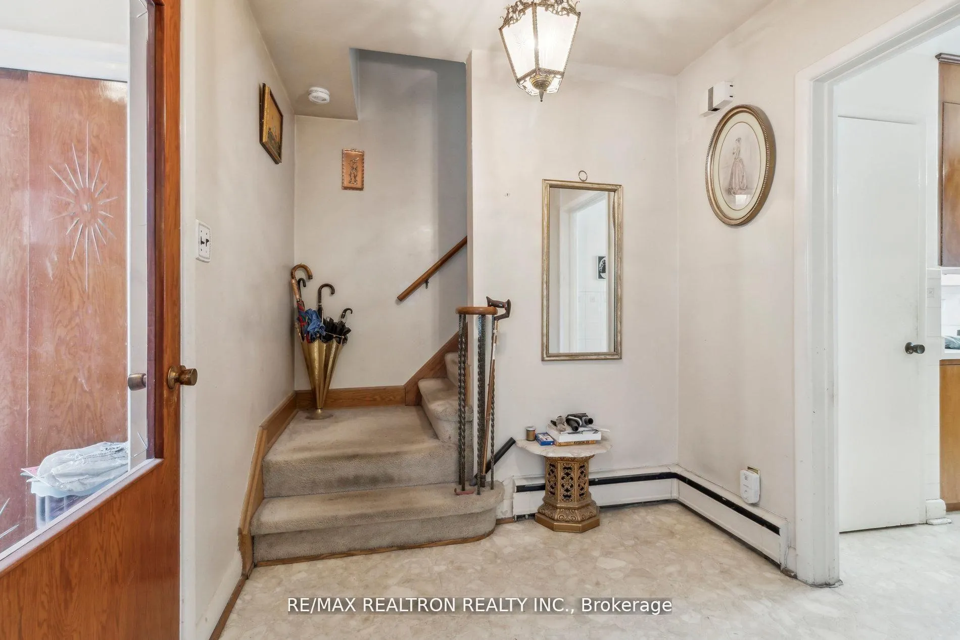 Photo 6 of 139 Yorkview Drive, North York, Willowdale West — HOMEH