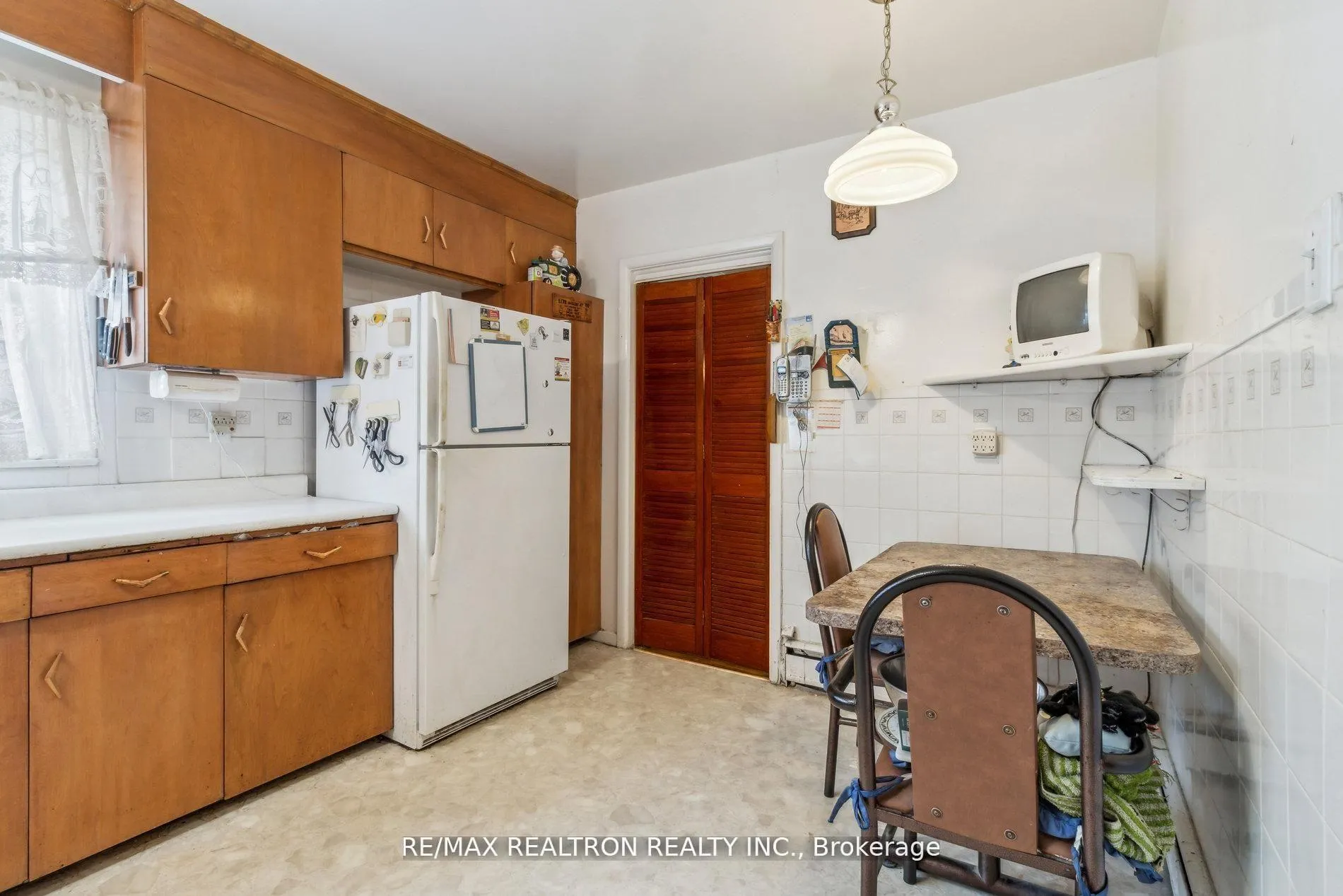 Photo 11 of 139 Yorkview Drive, North York, Willowdale West — HOMEH