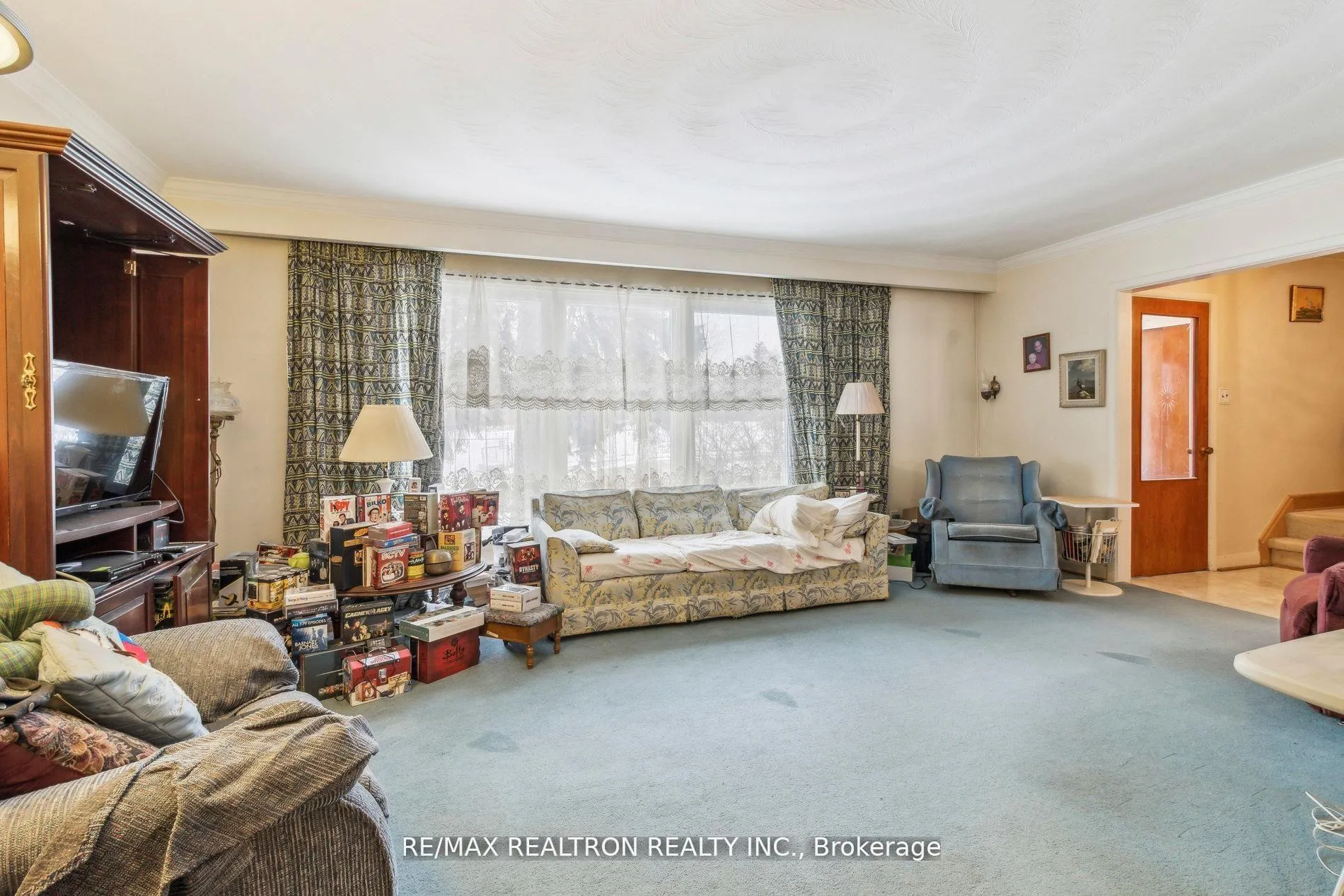 Photo 13 of 139 Yorkview Drive, North York, Willowdale West — HOMEH