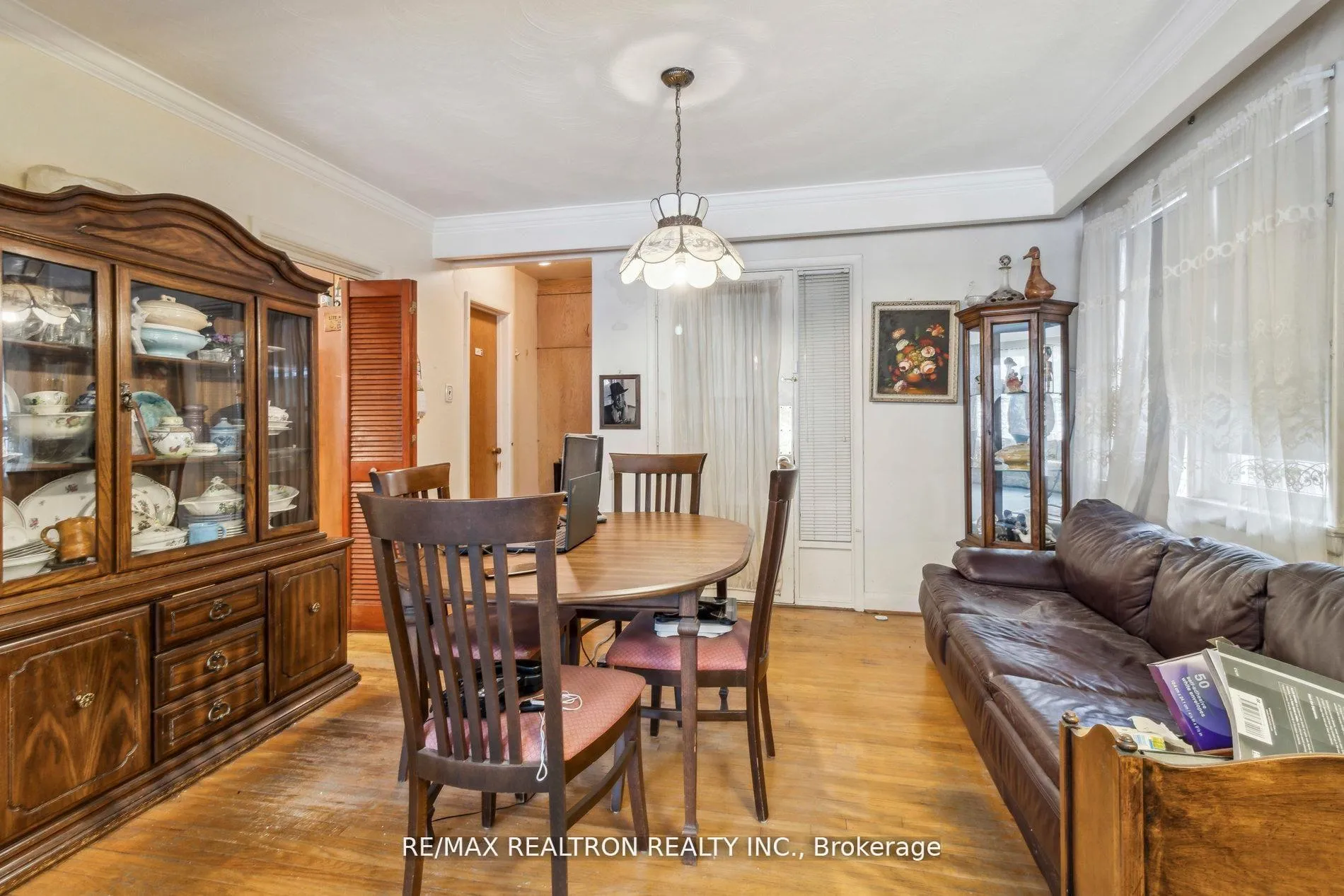 Photo 17 of 139 Yorkview Drive, North York, Willowdale West — HOMEH
