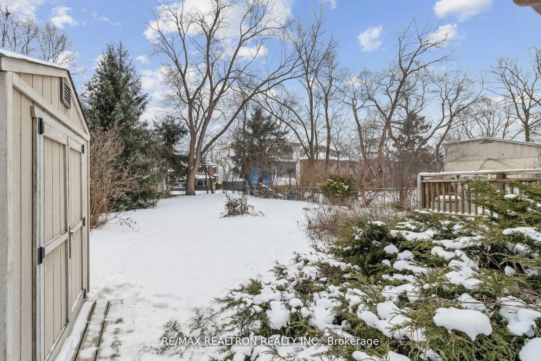 Photo 37 of 139 Yorkview Drive, North York, Willowdale West — HOMEH